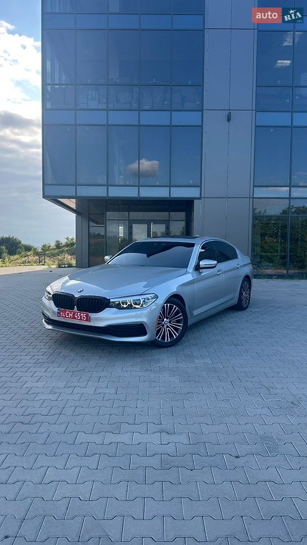 BMW 5 Series 2018 VIN WBAJA5C5XKWW08031 фото оголошення 4 з 18