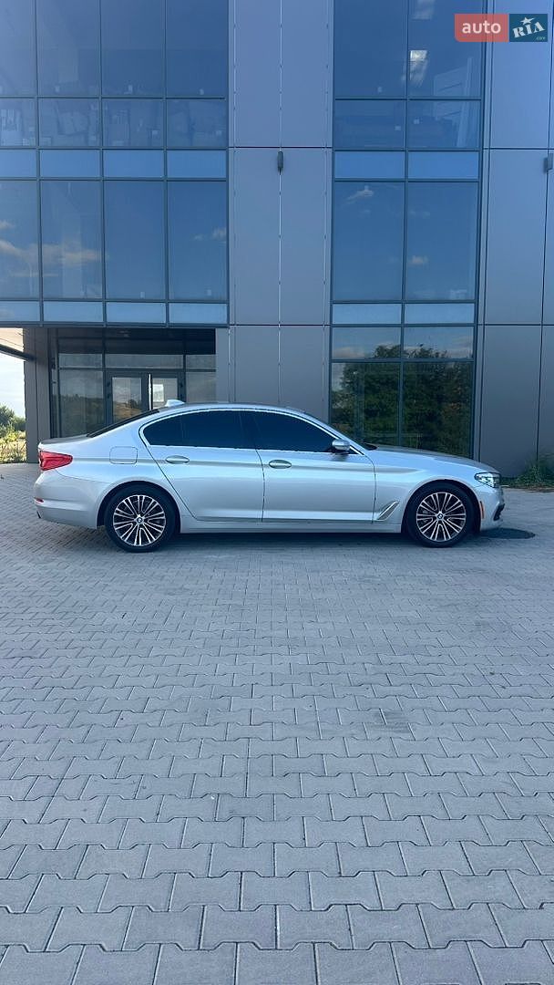 BMW 5 Series 2018 VIN WBAJA5C5XKWW08031 фото оголошення 9 з 18