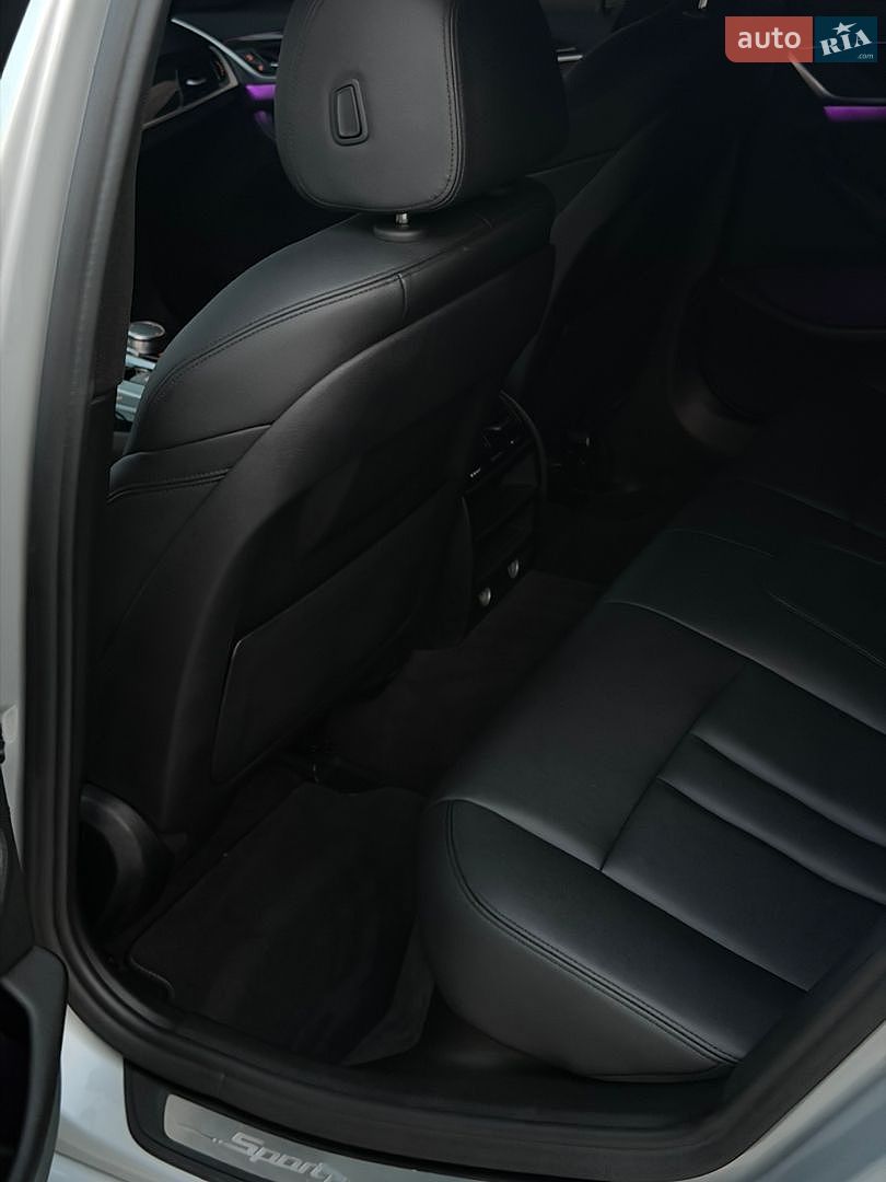BMW 5 Series 2018 VIN WBAJA5C5XKWW08031 фото оголошення 14 з 18