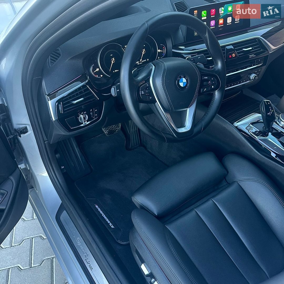 BMW 5 Series 2018 VIN WBAJA5C5XKWW08031 фото оголошення 11 з 18