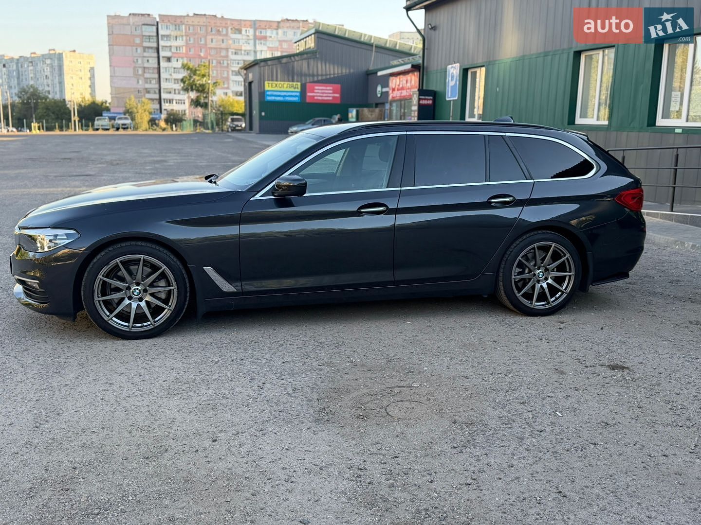 BMW 5 Series 2018 VIN WBAJM71060B268861 фото оголошення 5 з 46
