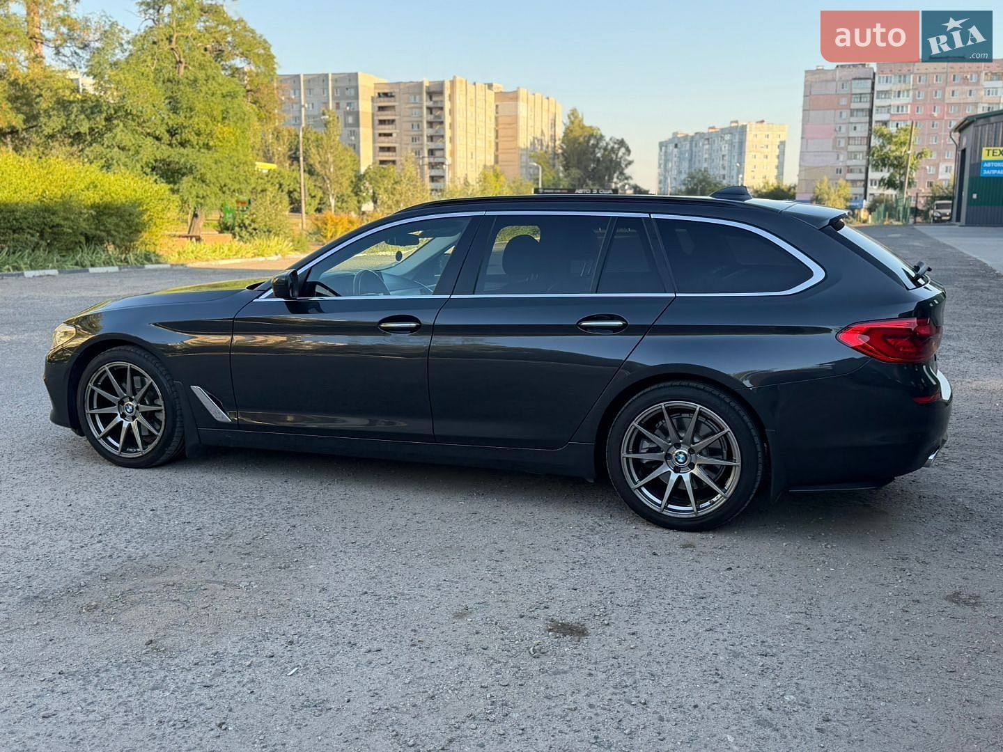 BMW 5 Series 2018 VIN WBAJM71060B268861 фото оголошення 6 з 46