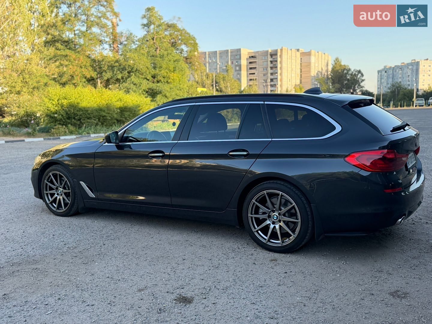 BMW 5 Series 2018 VIN WBAJM71060B268861 фото оголошення 7 з 46