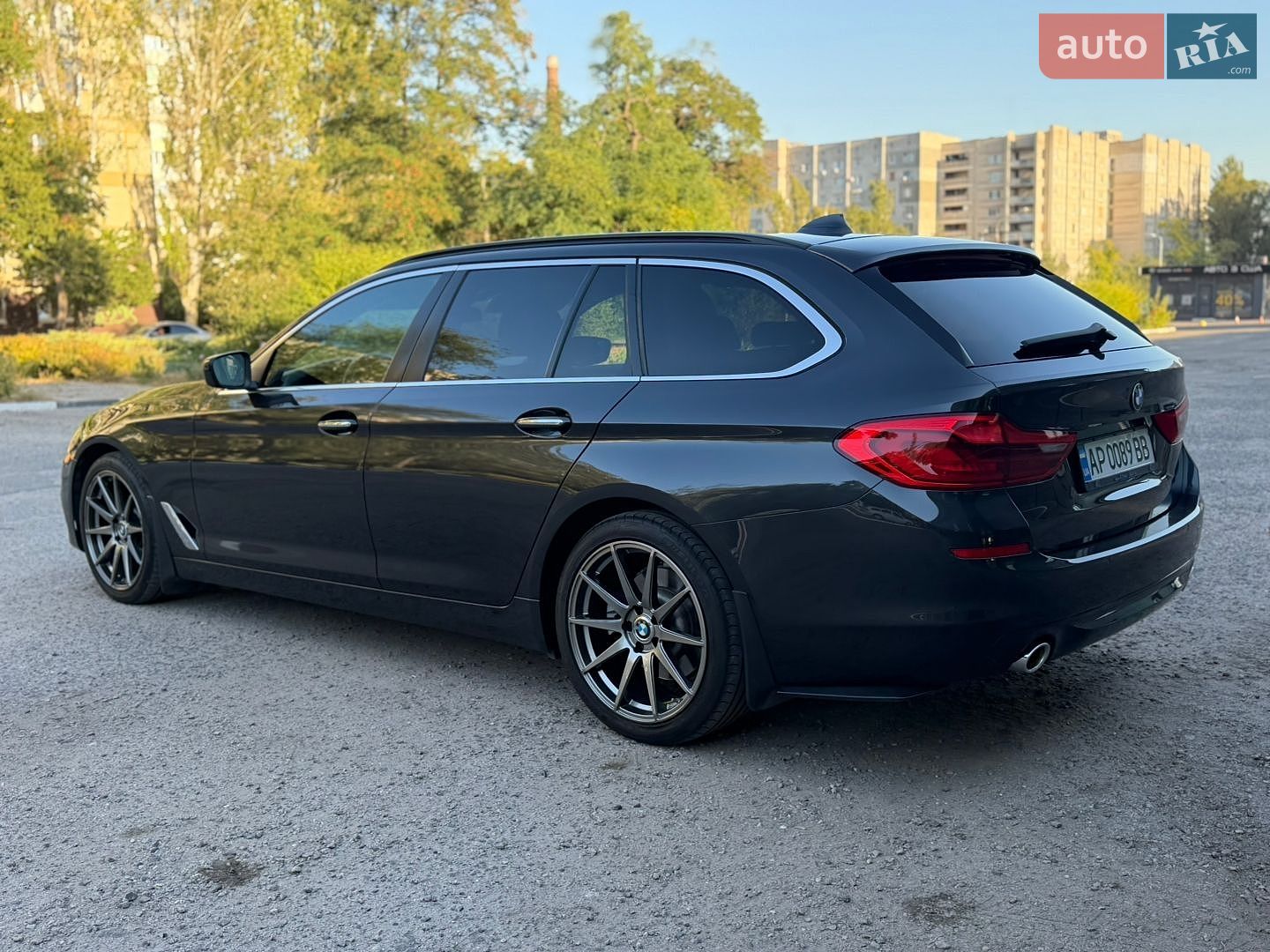 BMW 5 Series 2018 VIN WBAJM71060B268861 фото оголошення 9 з 46