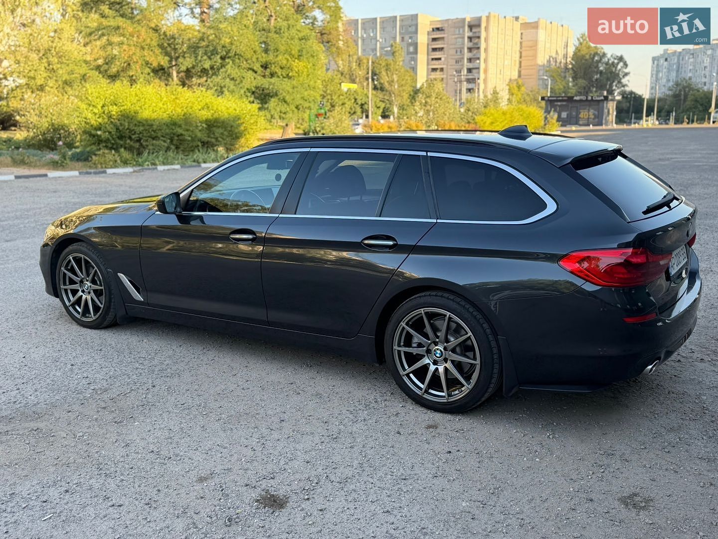 BMW 5 Series 2018 VIN WBAJM71060B268861 фото оголошення 8 з 46