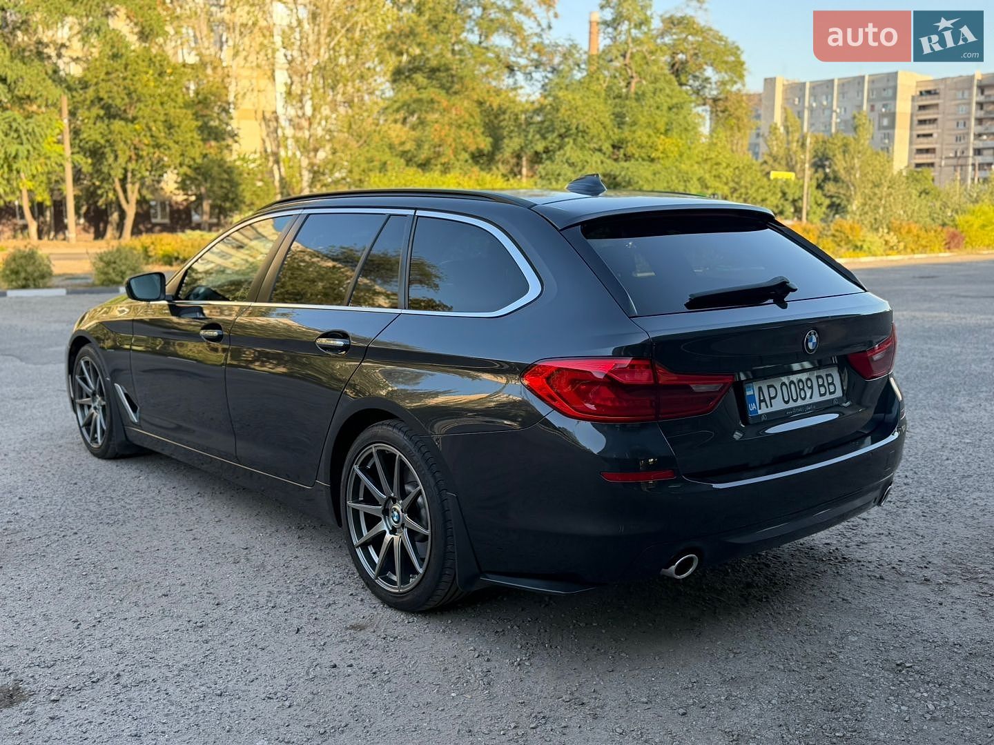BMW 5 Series 2018 VIN WBAJM71060B268861 фото оголошення 10 з 46