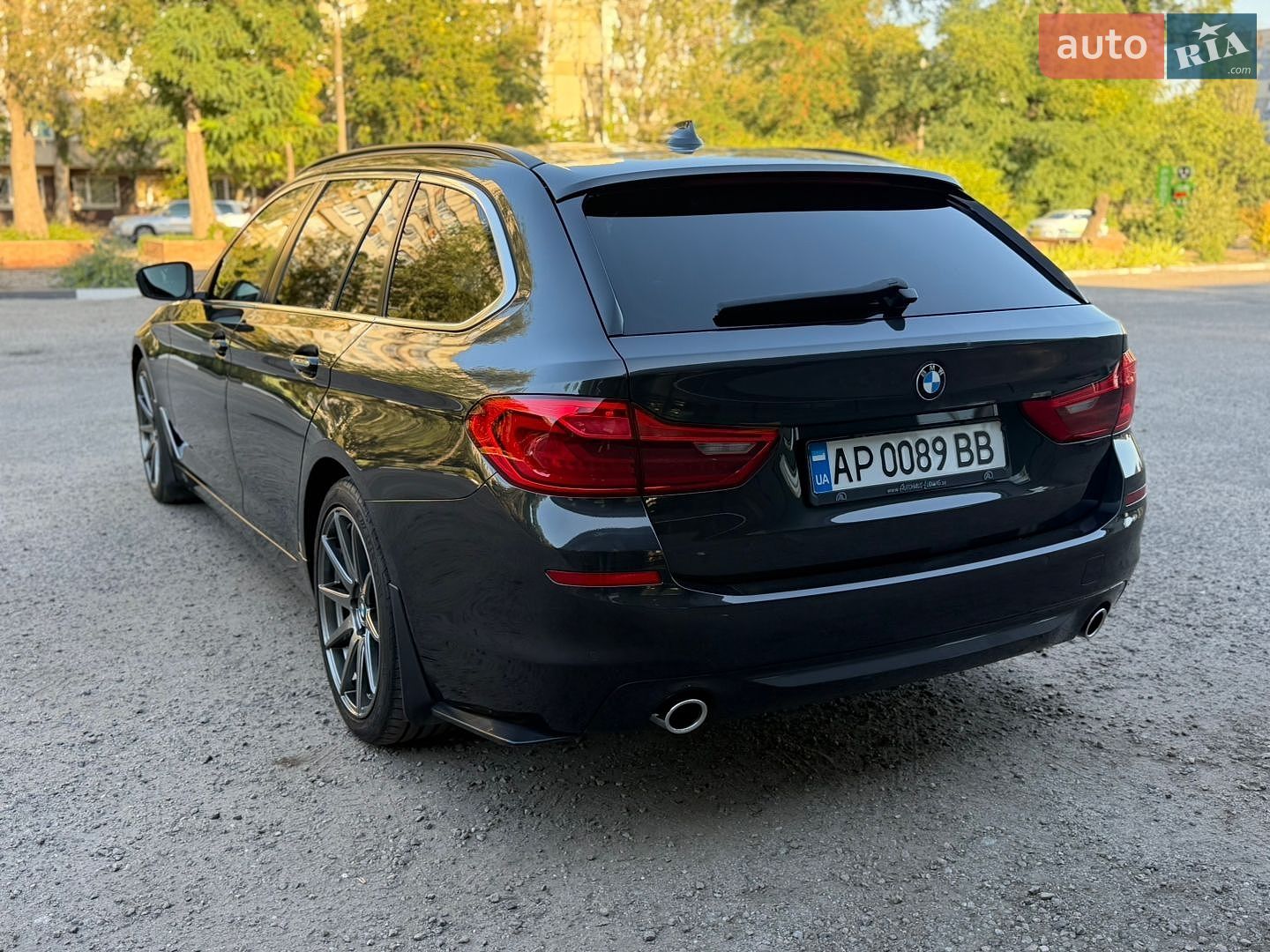 BMW 5 Series 2018 VIN WBAJM71060B268861 фото оголошення 12 з 46