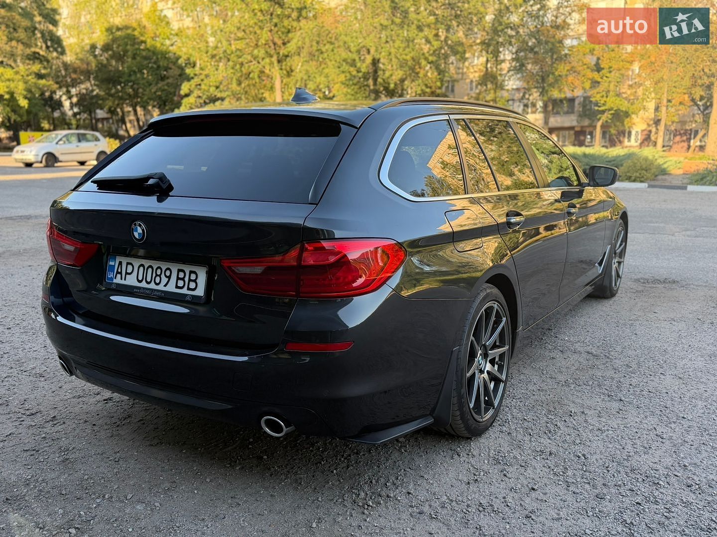 BMW 5 Series 2018 VIN WBAJM71060B268861 фото оголошення 14 з 46
