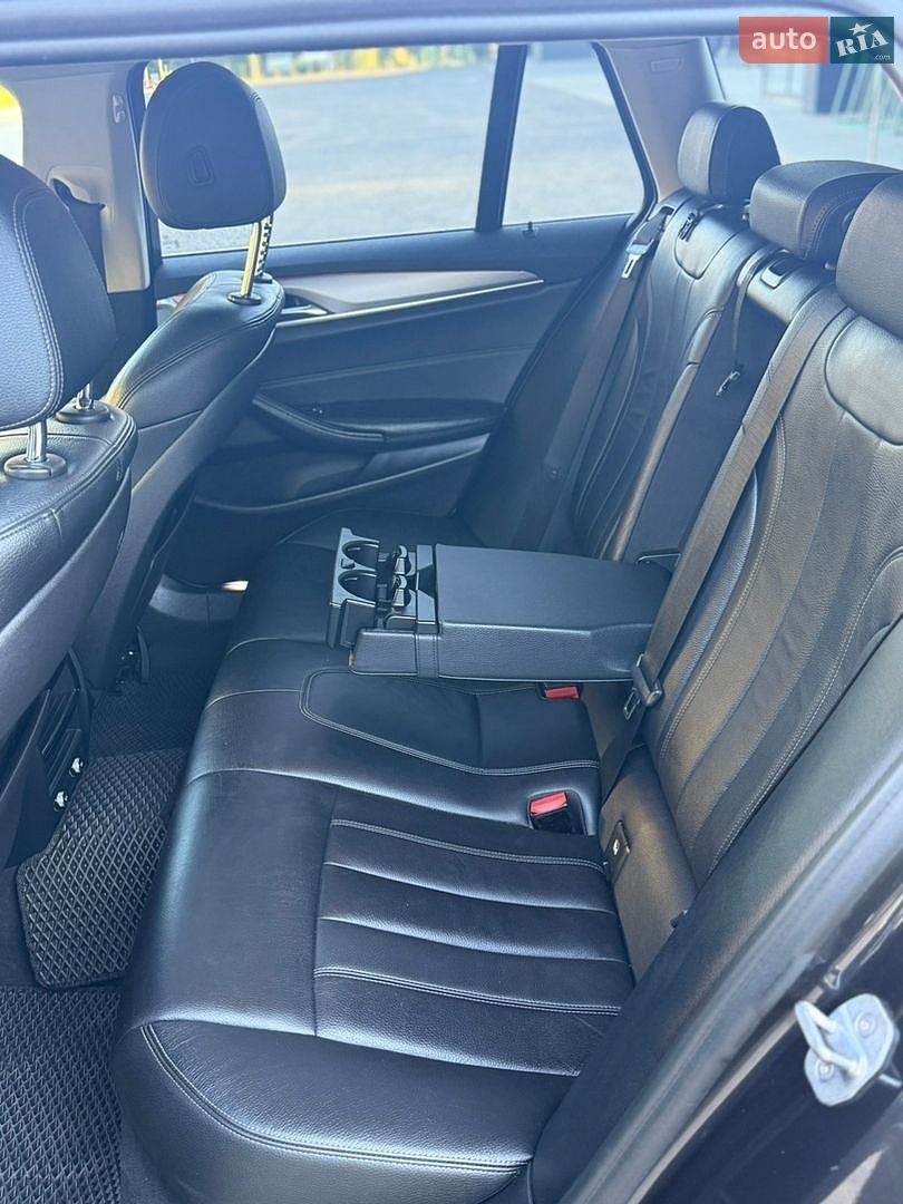 BMW 5 Series 2018 VIN WBAJM71060B268861 фото оголошення 31 з 46