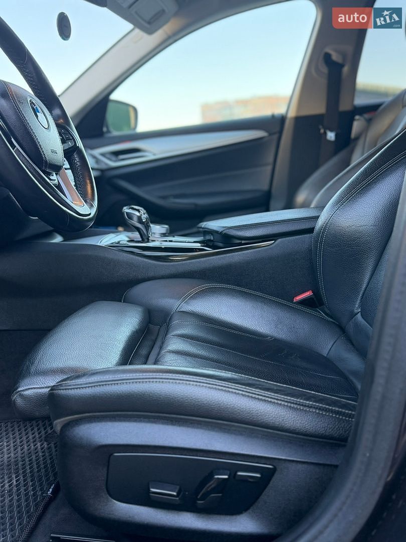 BMW 5 Series 2018 VIN WBAJM71060B268861 фото оголошення 35 з 46