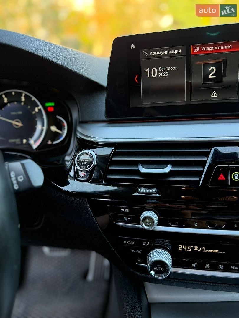 BMW 5 Series 2018 VIN WBAJM71060B268861 фото оголошення 41 з 46