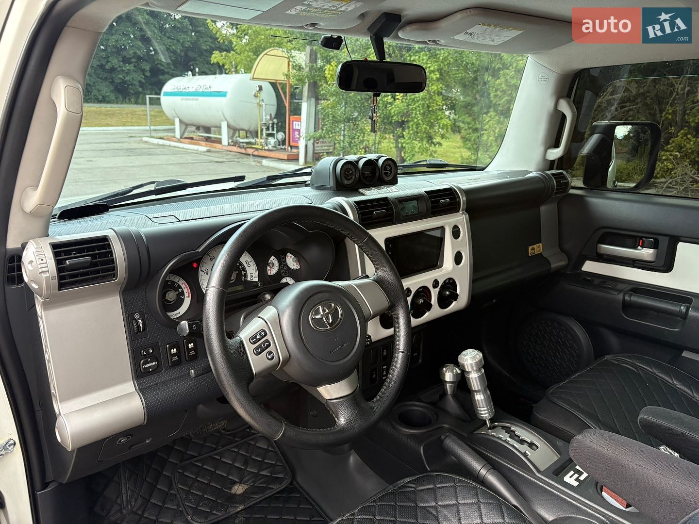 Toyota FJ Cruiser 2008 VIN JTEBU11F88K037802 фото оголошення 10 з 29