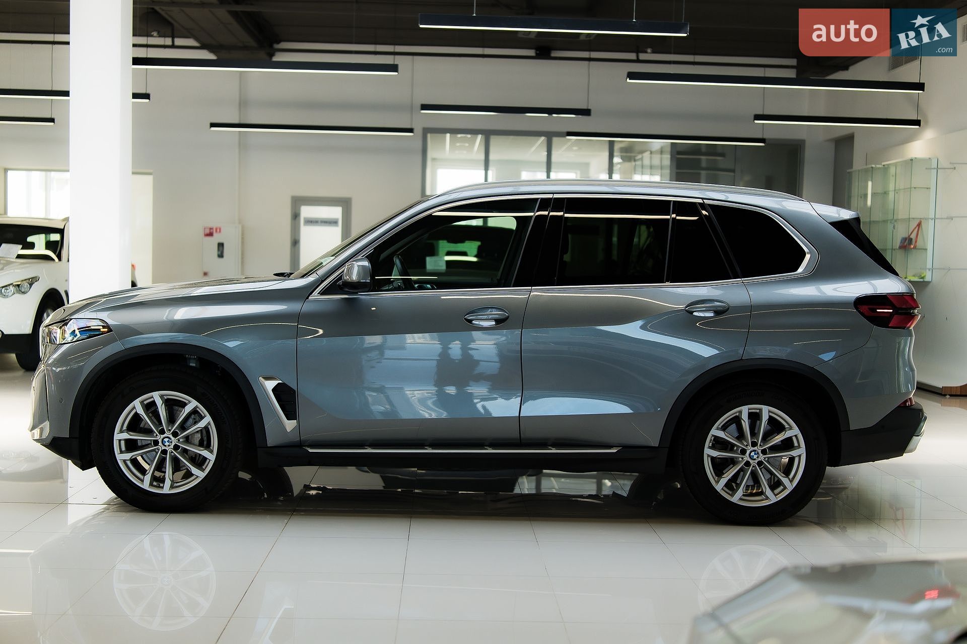 BMW X5 2023 VIN 5UX23EU01R9S10783 фото оголошення 4 з 88