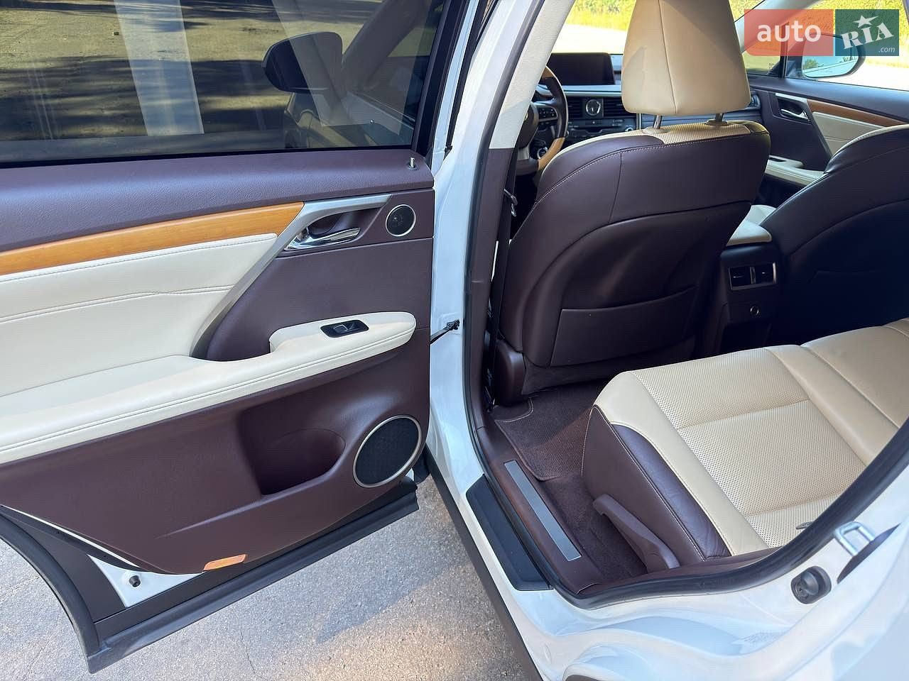 Lexus RX 2019 VIN 2T2BGMCA0KC038610 фото оголошення 25 з 31