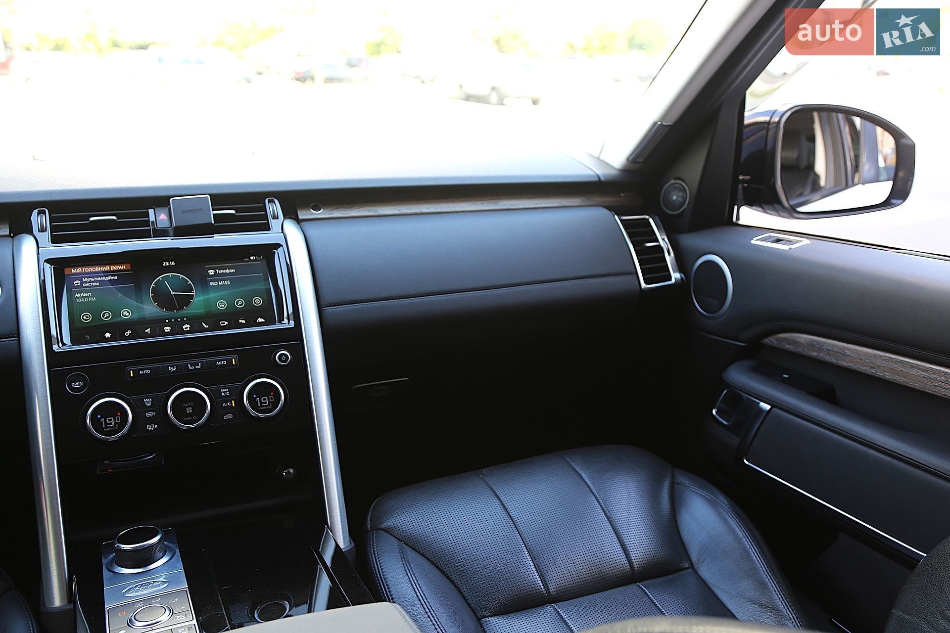 Land Rover Discovery 2017 VIN SALRA2BK1HA009402 фото оголошення 16 з 34