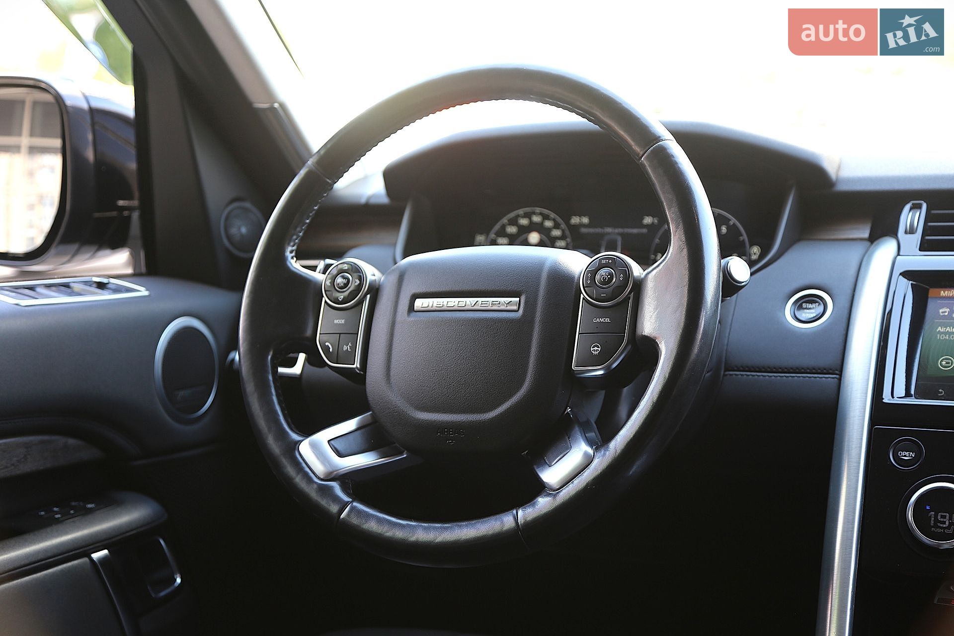 Land Rover Discovery 2017 VIN SALRA2BK1HA009402 фото оголошення 17 з 34