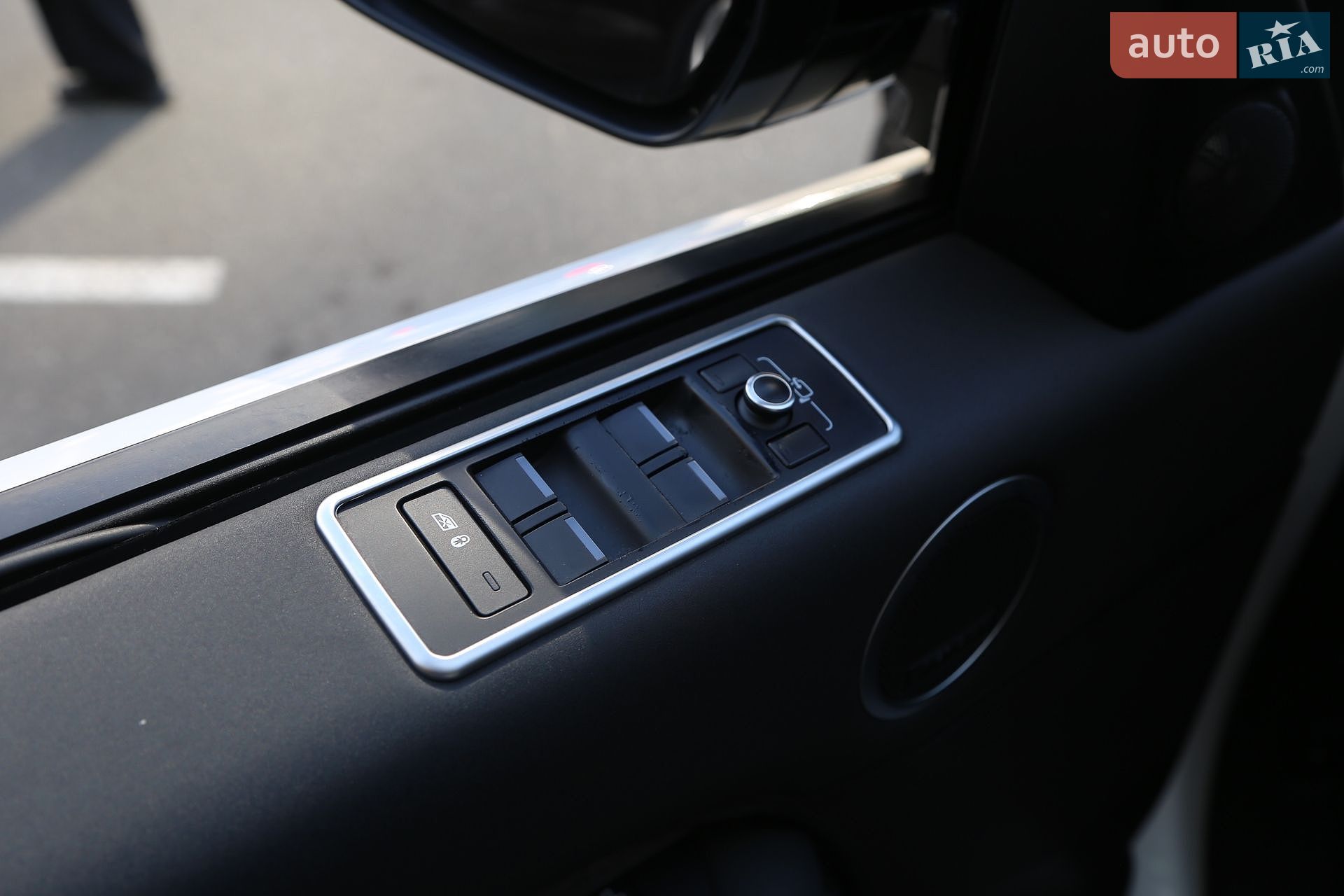 Land Rover Discovery 2017 VIN SALRA2BK1HA009402 фото оголошення 30 з 34