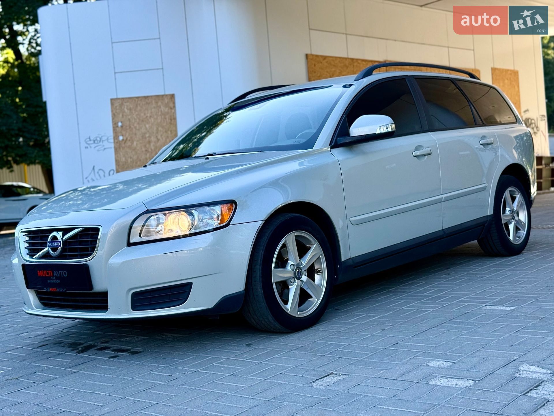 Volvo V50 2011 VIN YV1MW84F1B2635277 фото оголошення 2 з 27