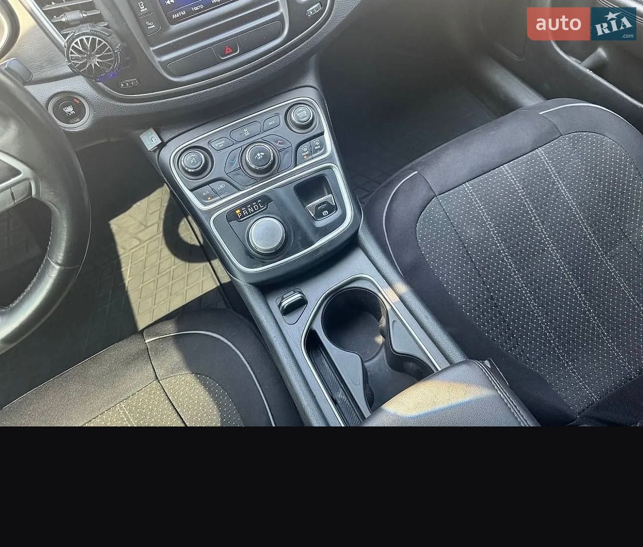 Chrysler 200 2014 VIN 1C3CCCAB9FN641895 фото оголошення 6 з 10