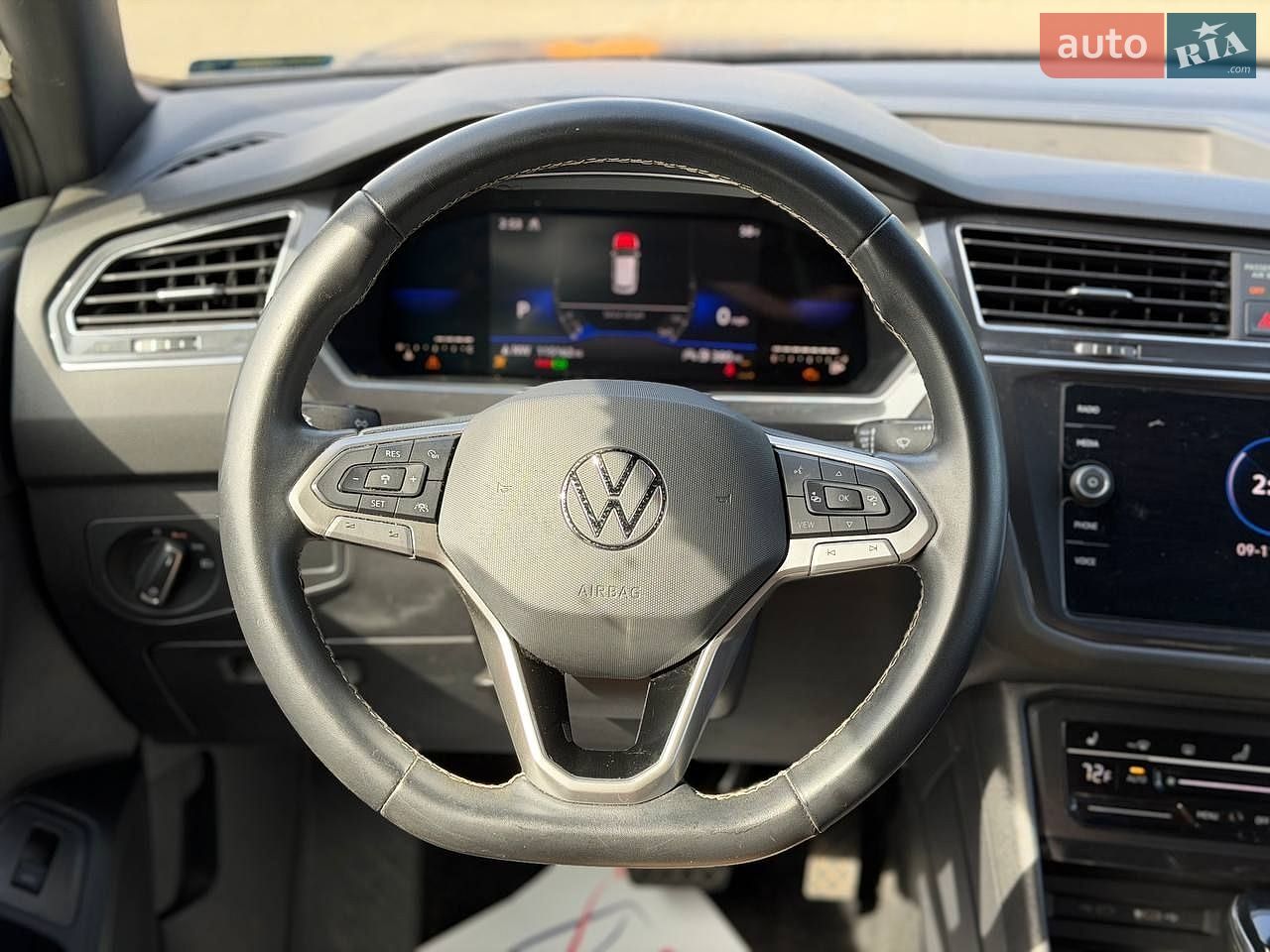 Volkswagen Tiguan 2021 VIN 3VV2B7AX4NM039395 фото оголошення 12 з 17