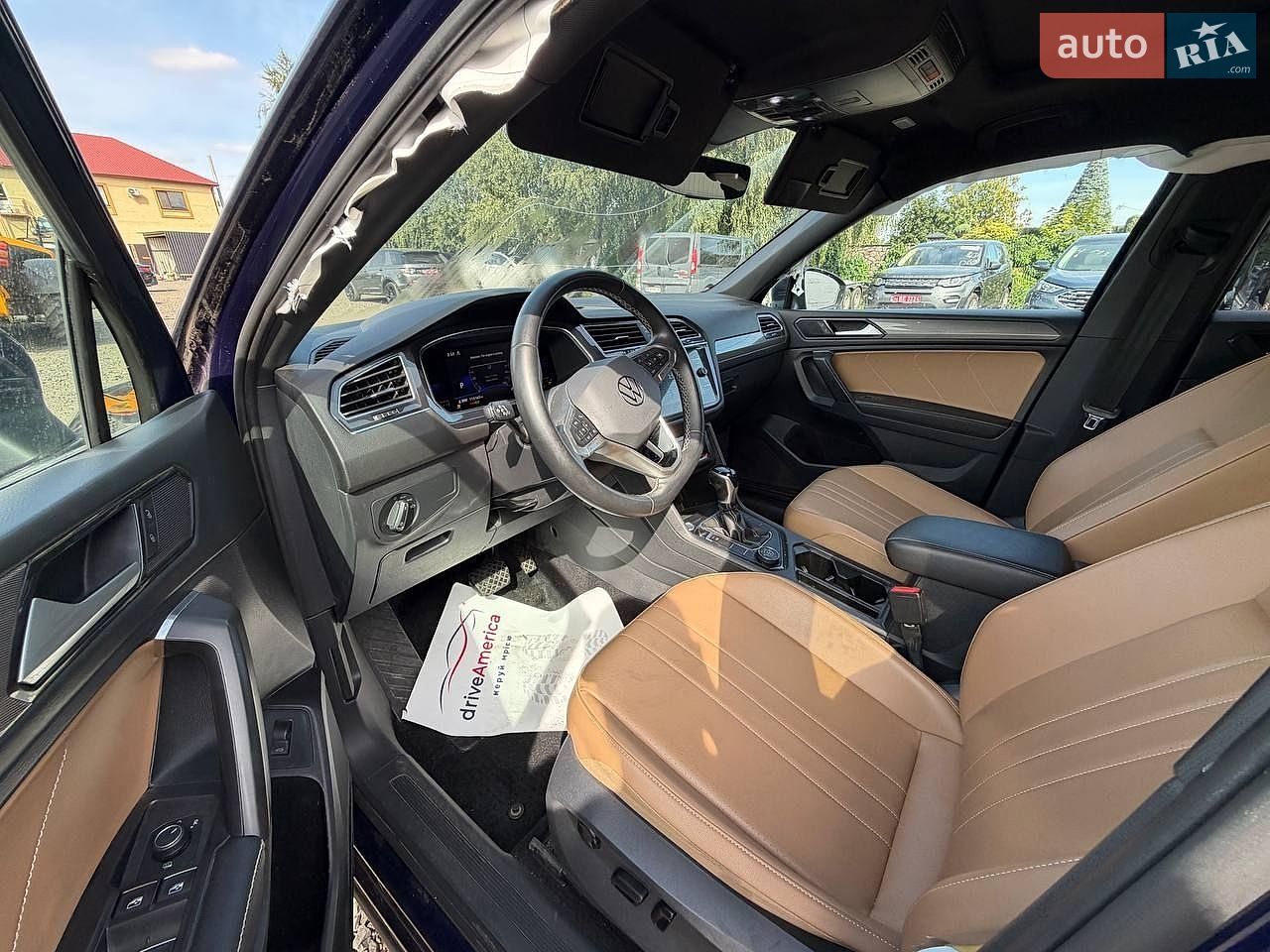 Volkswagen Tiguan 2021 VIN 3VV2B7AX4NM039395 фото оголошення 10 з 17