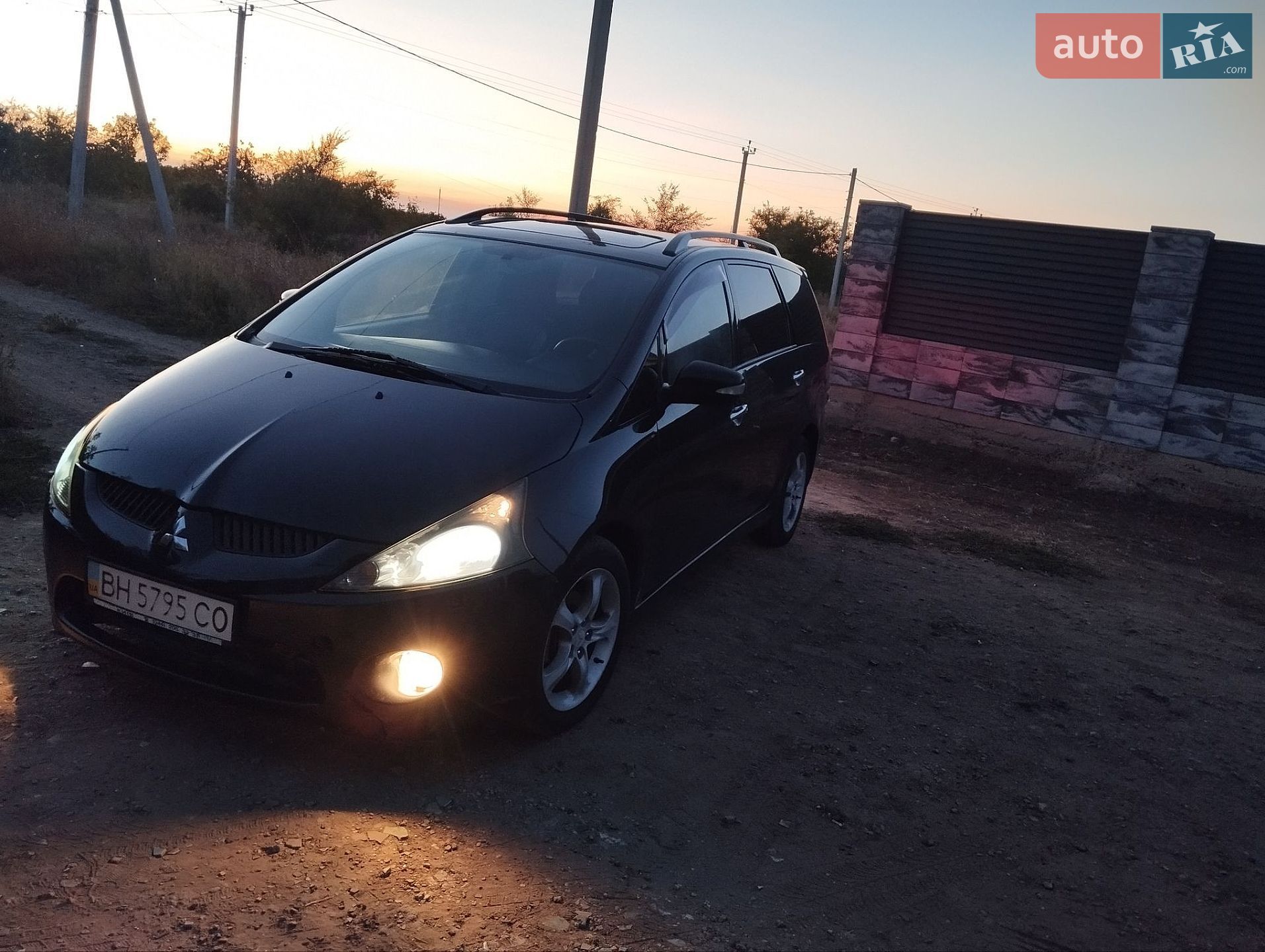 Mitsubishi Grandis 2005 VIN JMBLRNA4W6Z001118 фото оголошення 8 з 33