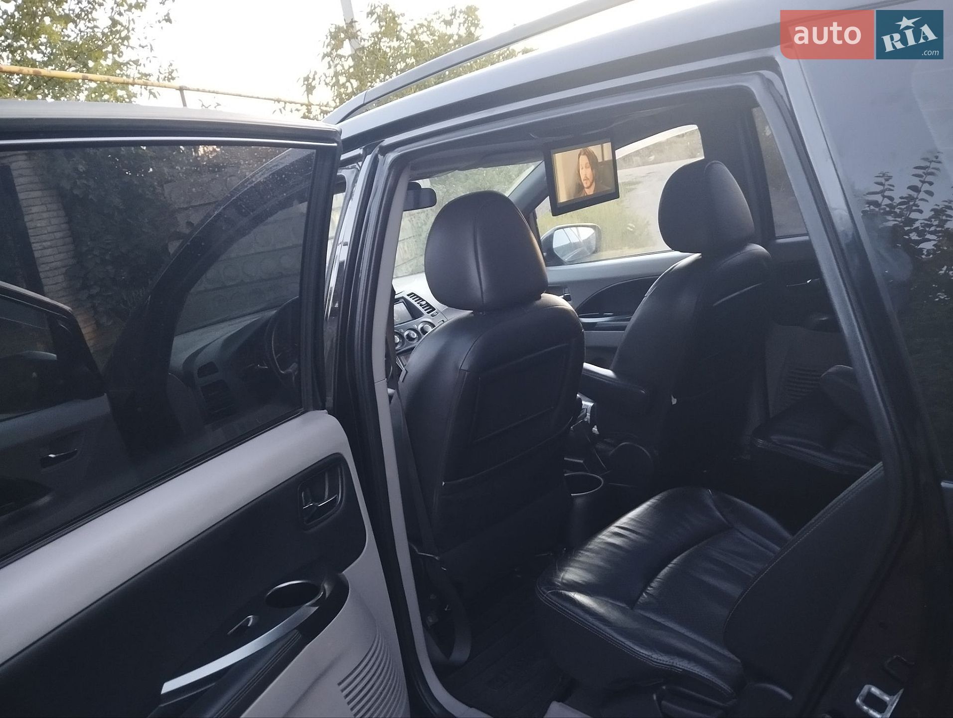 Mitsubishi Grandis 2005 VIN JMBLRNA4W6Z001118 фото оголошення 18 з 33