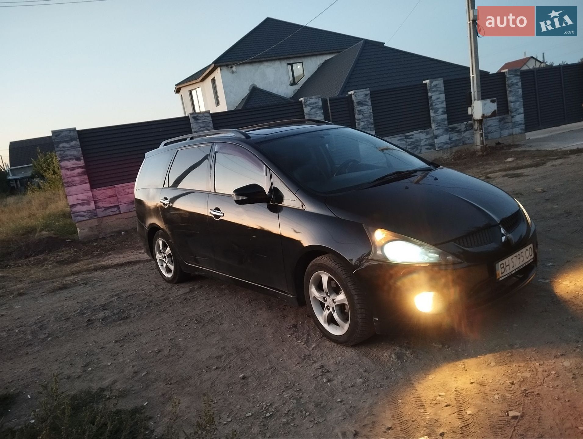 Mitsubishi Grandis 2005 VIN JMBLRNA4W6Z001118 фото оголошення 20 з 33