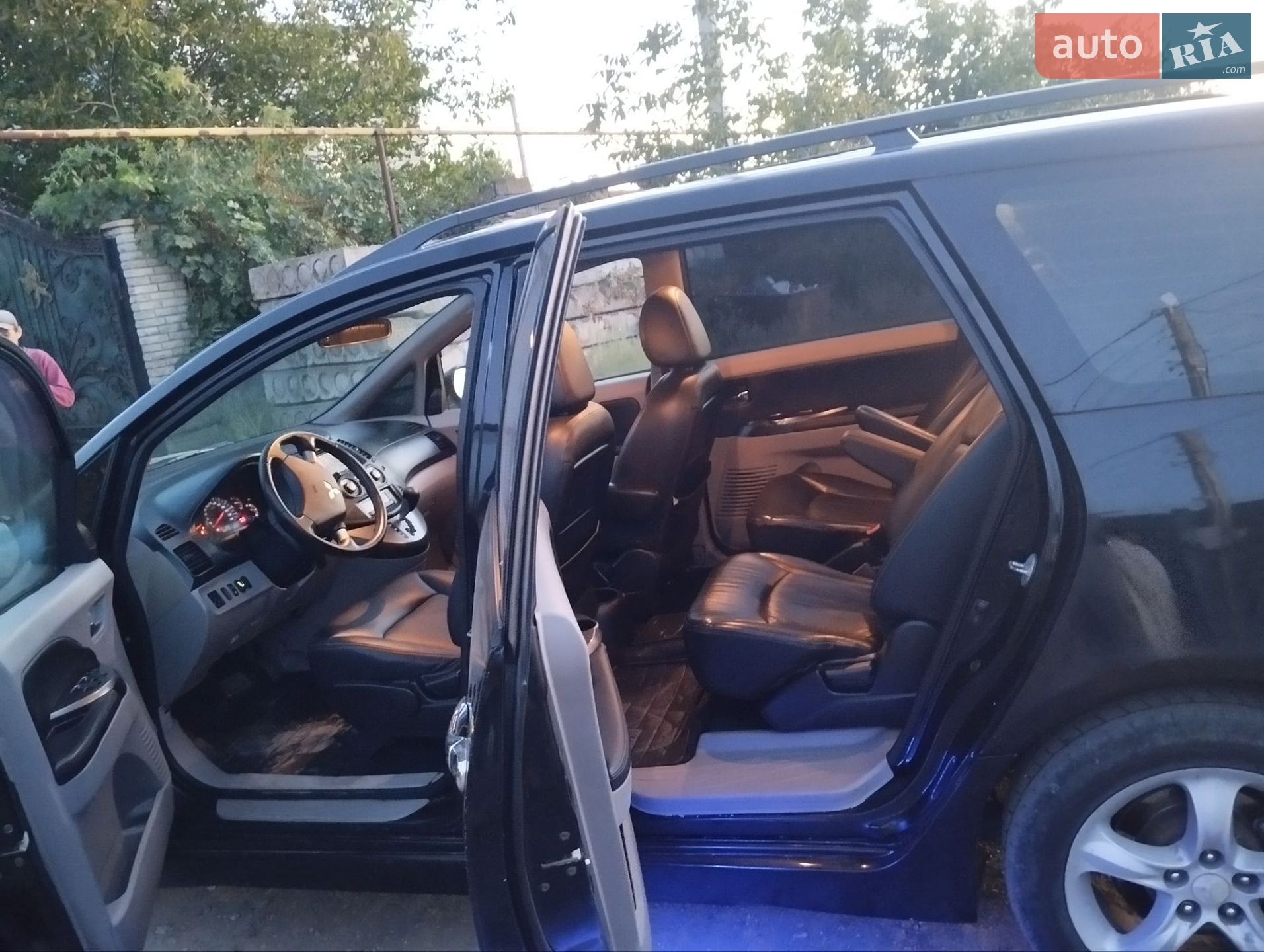Mitsubishi Grandis 2005 VIN JMBLRNA4W6Z001118 фото оголошення 27 з 33