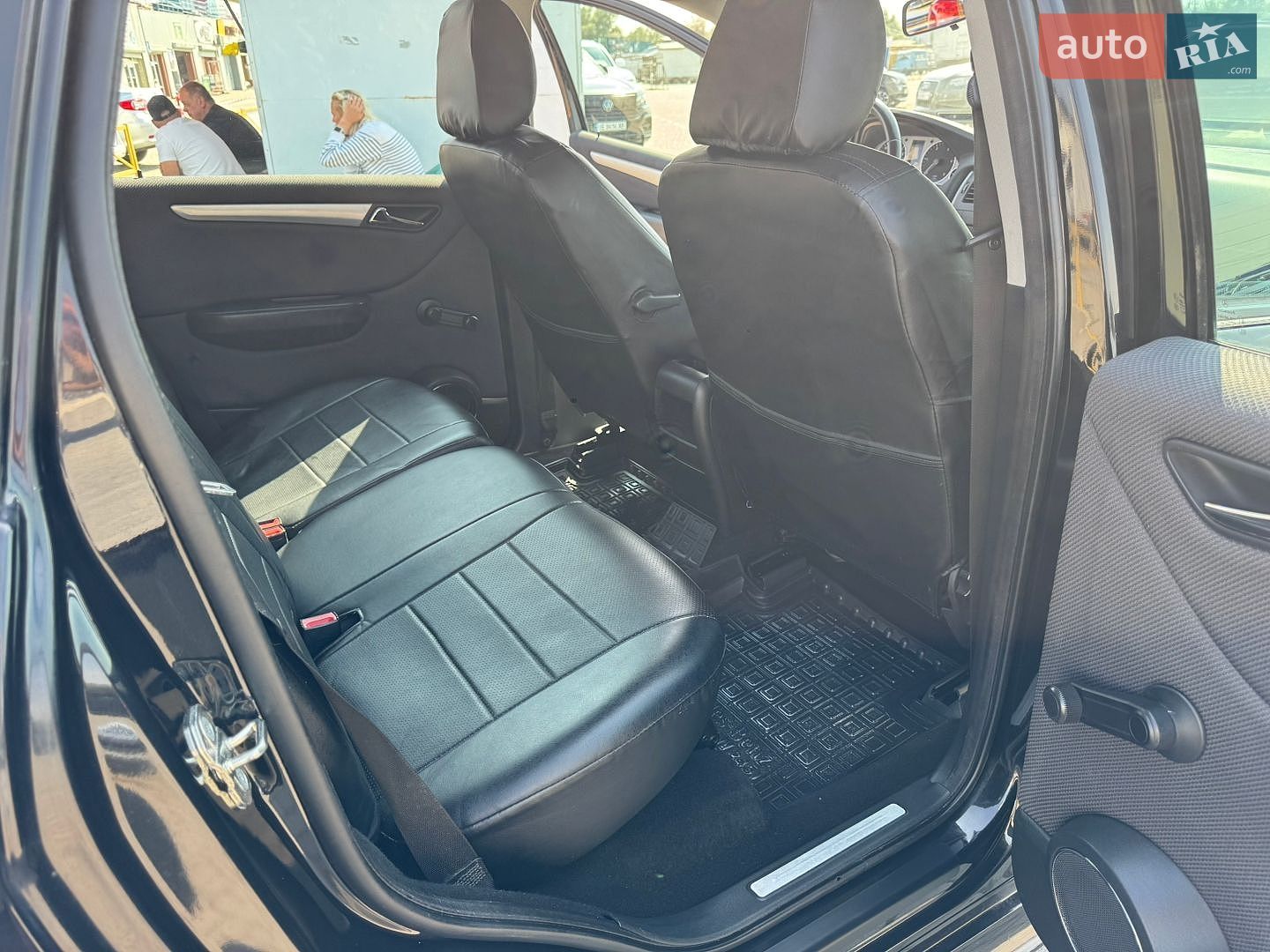 Mercedes-Benz B-Class 2011 VIN WDD2452071J724911 фото оголошення 15 з 25