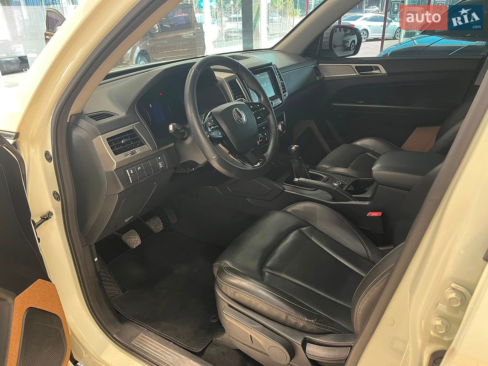 SsangYong Rexton Sports 2018 VIN KPADA4ME1KP023447 фото оголошення 14 з 25