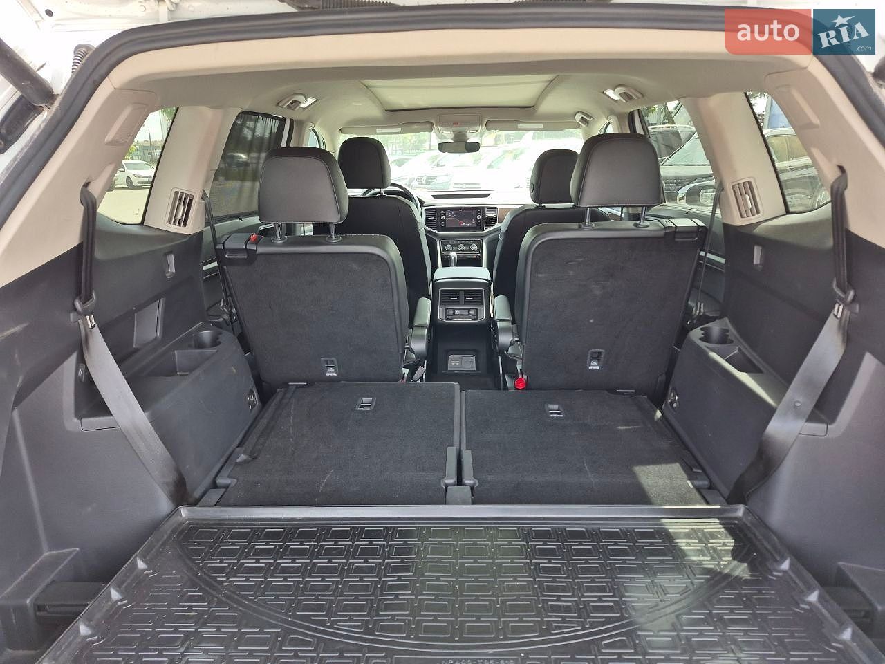 Volkswagen Atlas 2018 VIN 1V2NR2CA8KC522290 фото оголошення 9 з 32