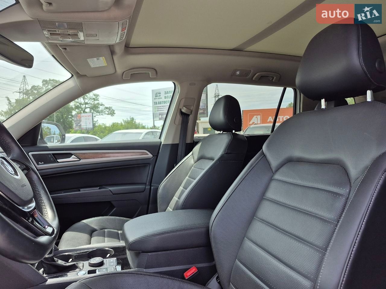 Volkswagen Atlas 2018 VIN 1V2NR2CA8KC522290 фото оголошення 13 з 32