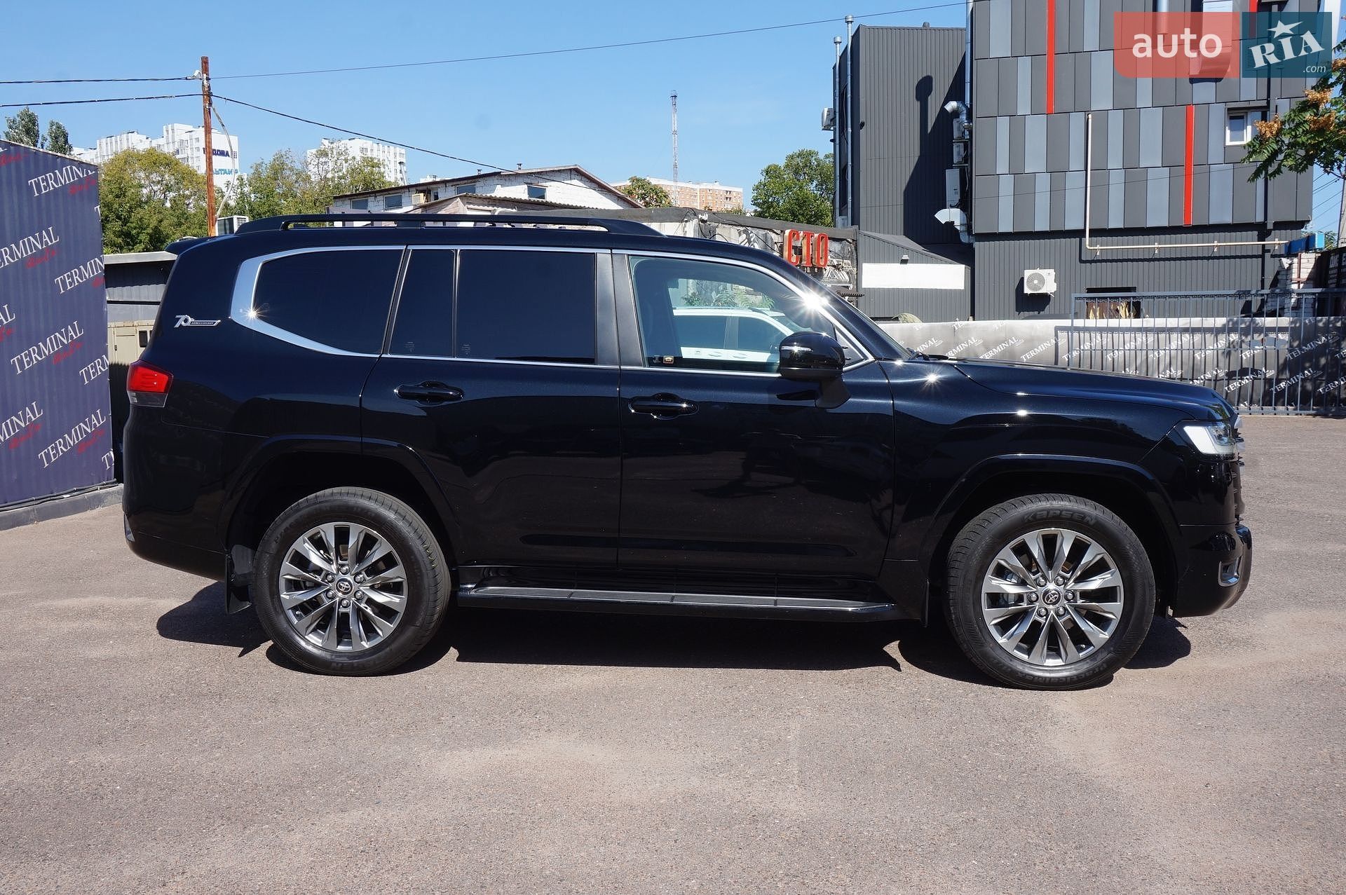 Toyota Land Cruiser 2022 VIN JTMAAABJ504010304 фото оголошення 4 з 76
