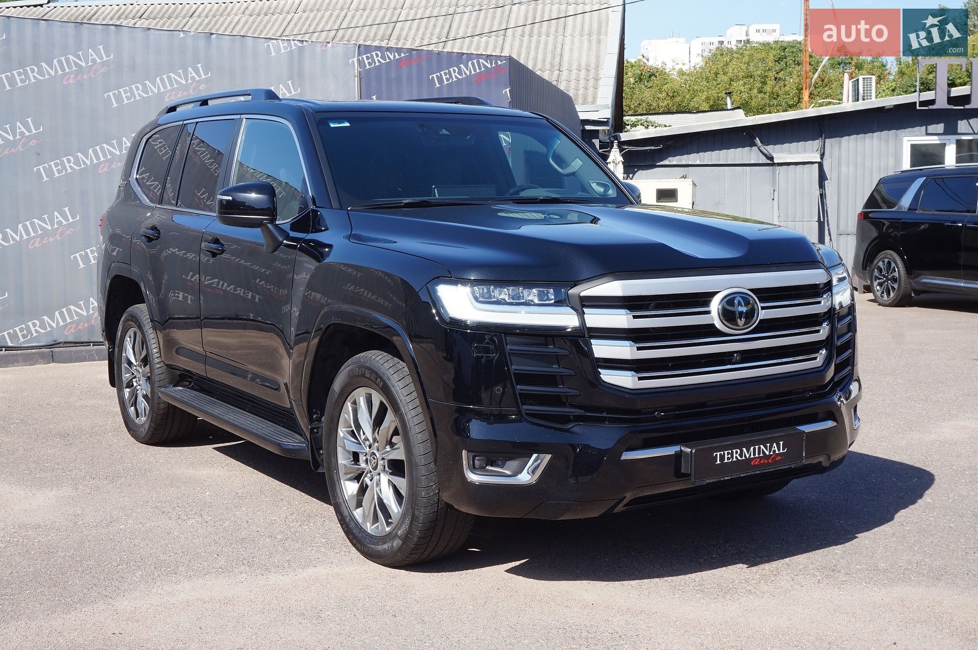 Toyota Land Cruiser 2022 VIN JTMAAABJ504010304 фото оголошення 3 з 76