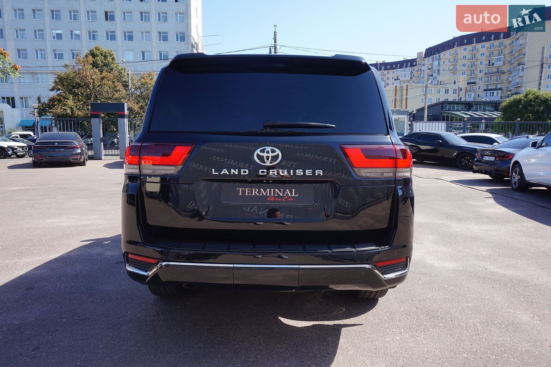 Toyota Land Cruiser 2022 VIN JTMAAABJ504010304 фото оголошення 6 з 76