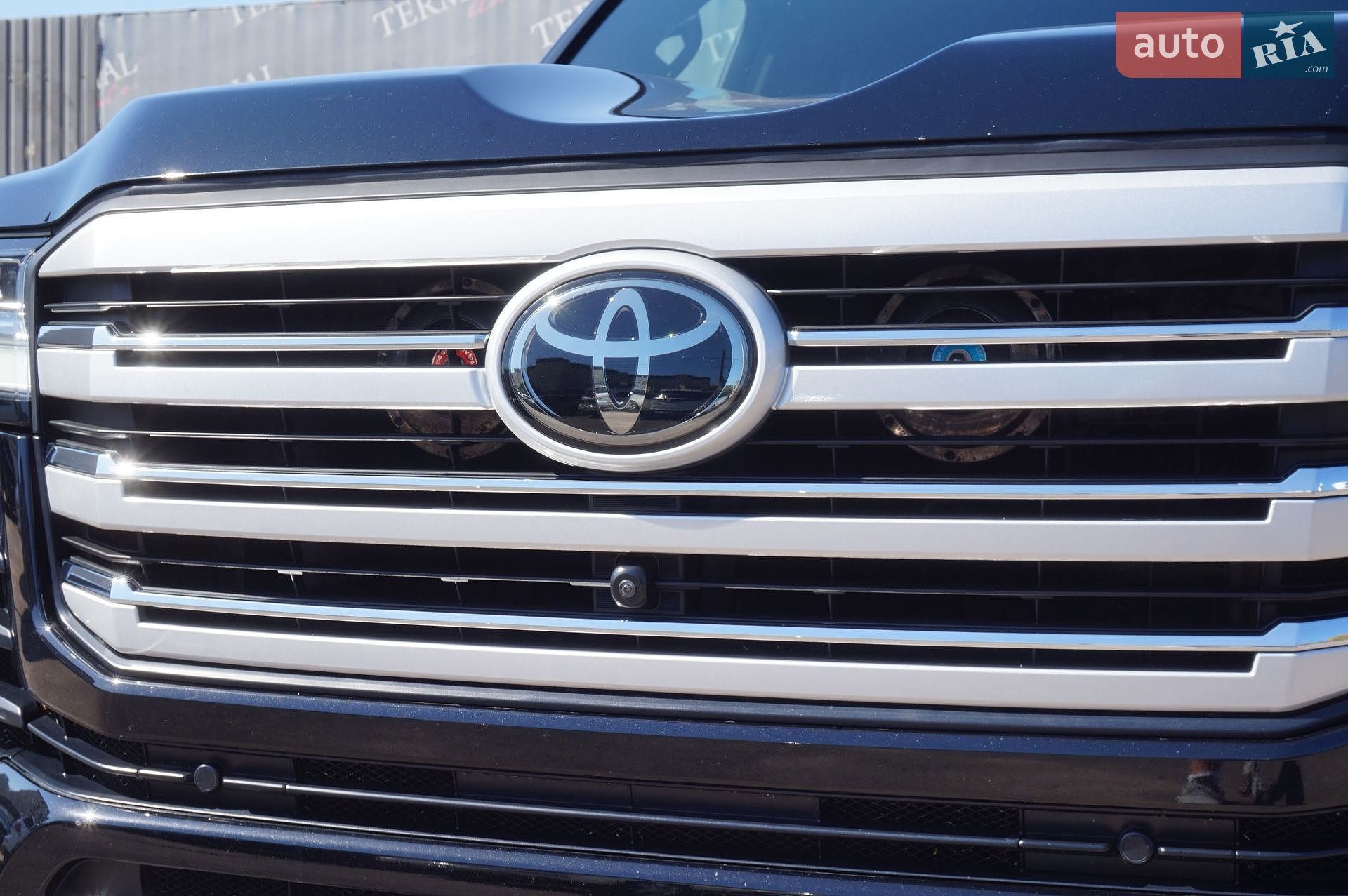 Toyota Land Cruiser 2022 VIN JTMAAABJ504010304 фото оголошення 12 з 76