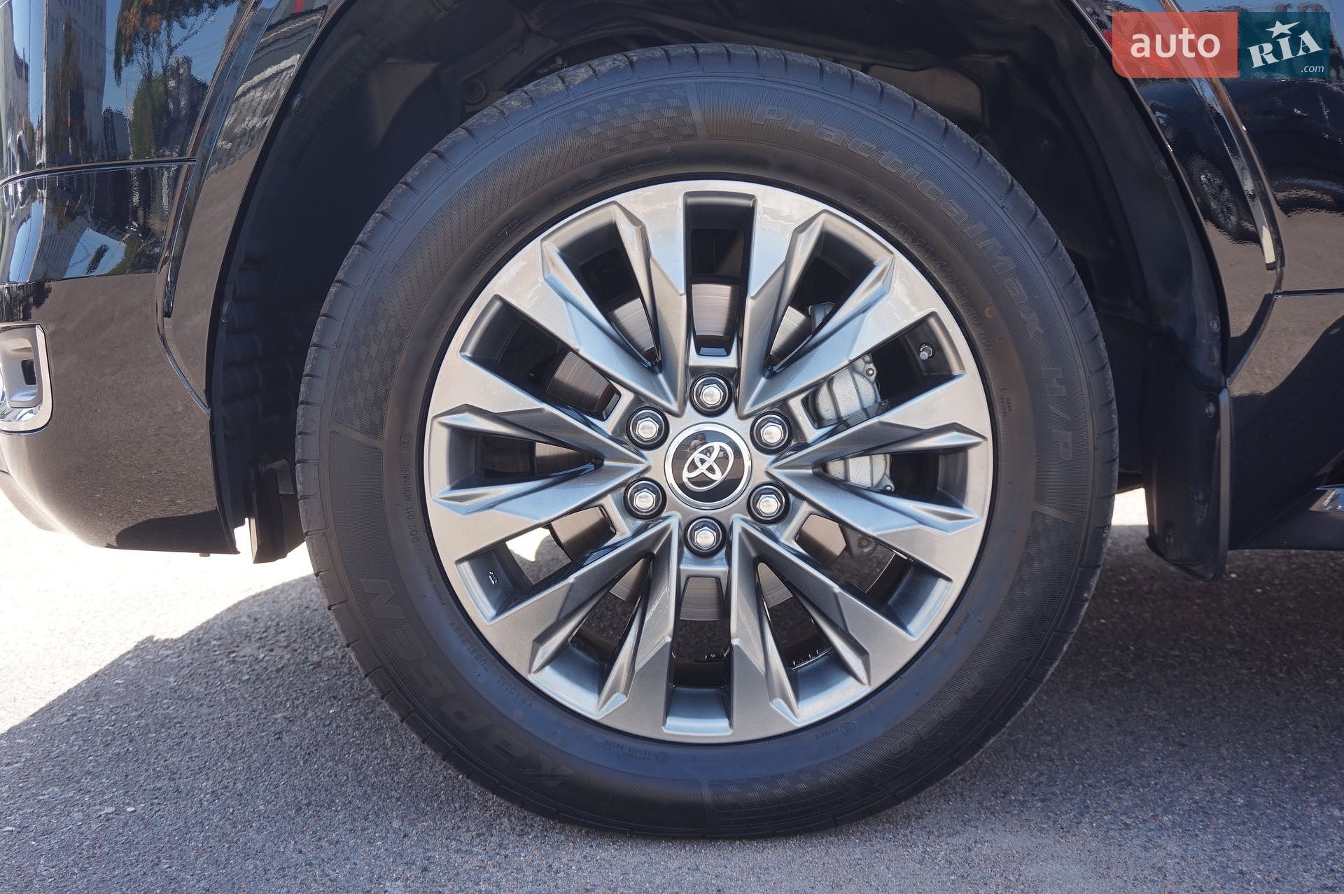 Toyota Land Cruiser 2022 VIN JTMAAABJ504010304 фото оголошення 14 з 76