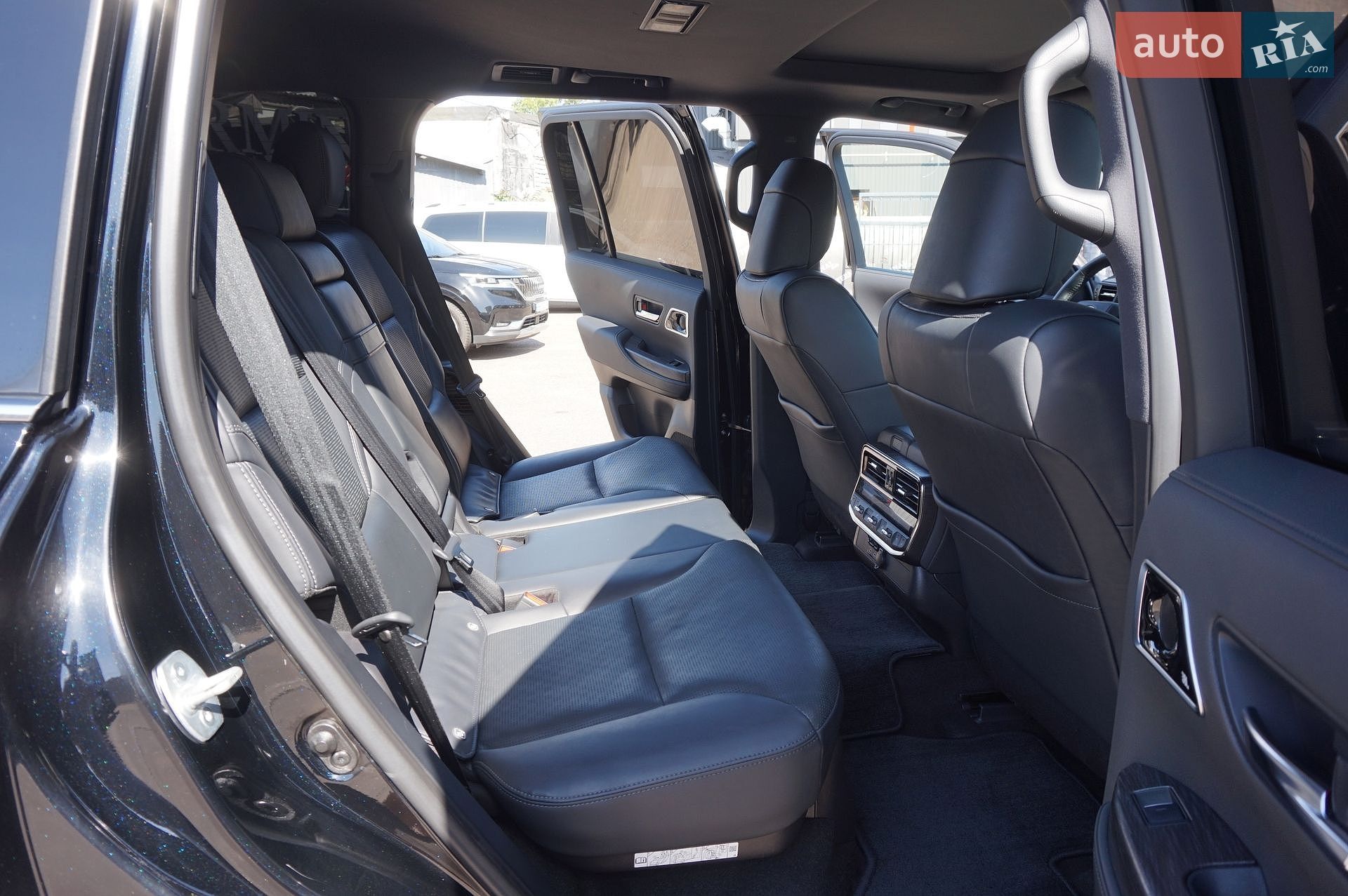 Toyota Land Cruiser 2022 VIN JTMAAABJ504010304 фото оголошення 28 з 76