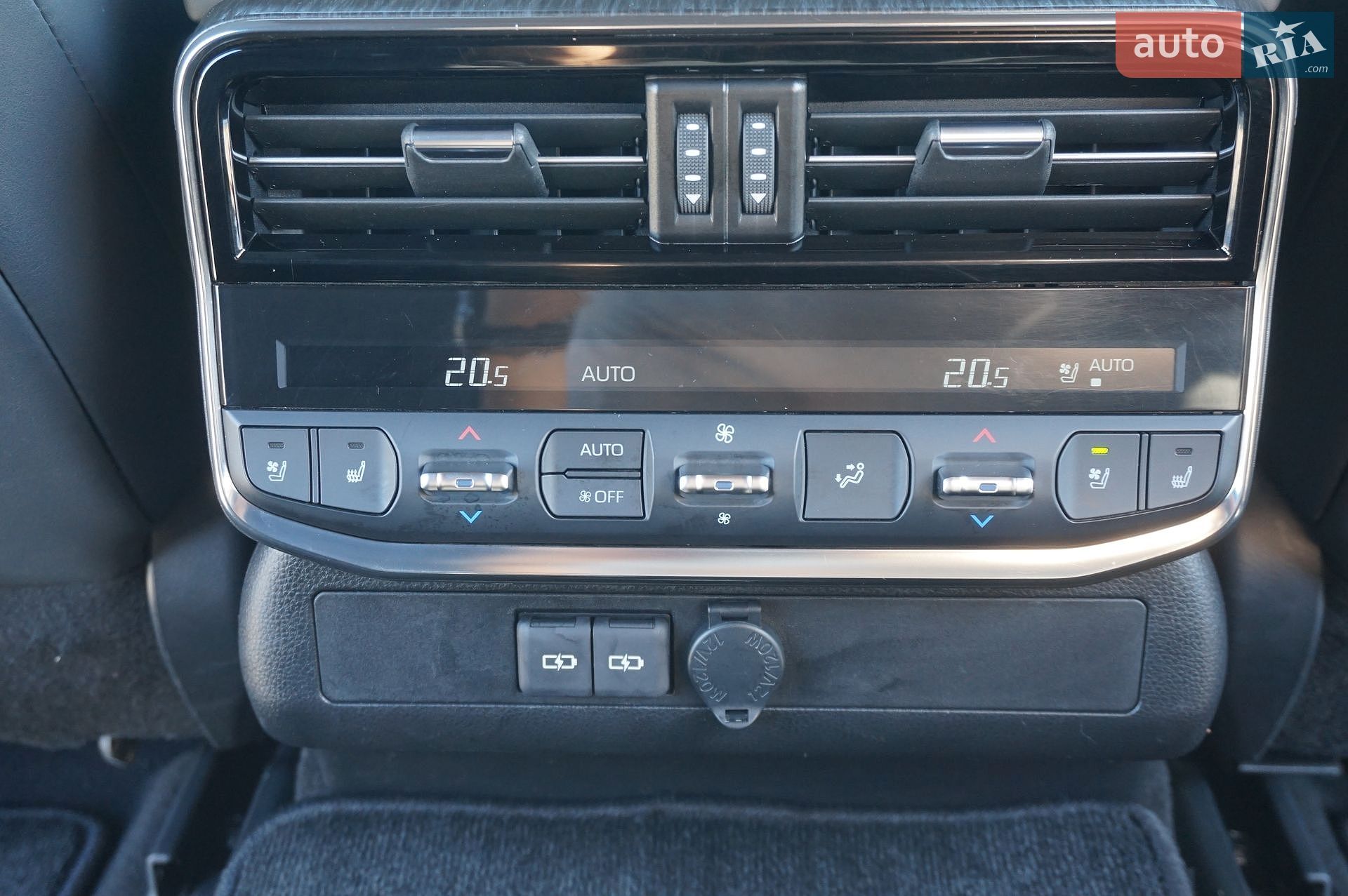 Toyota Land Cruiser 2022 VIN JTMAAABJ504010304 фото оголошення 30 з 76