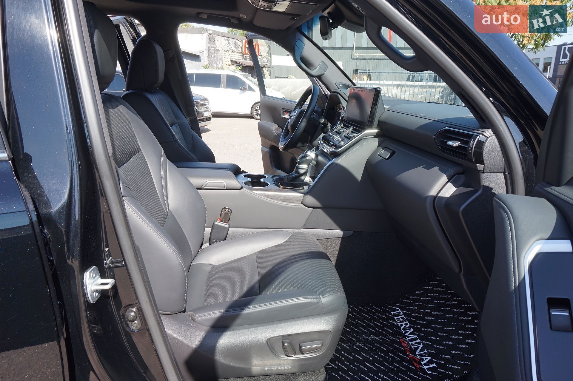 Toyota Land Cruiser 2022 VIN JTMAAABJ504010304 фото оголошення 33 з 76