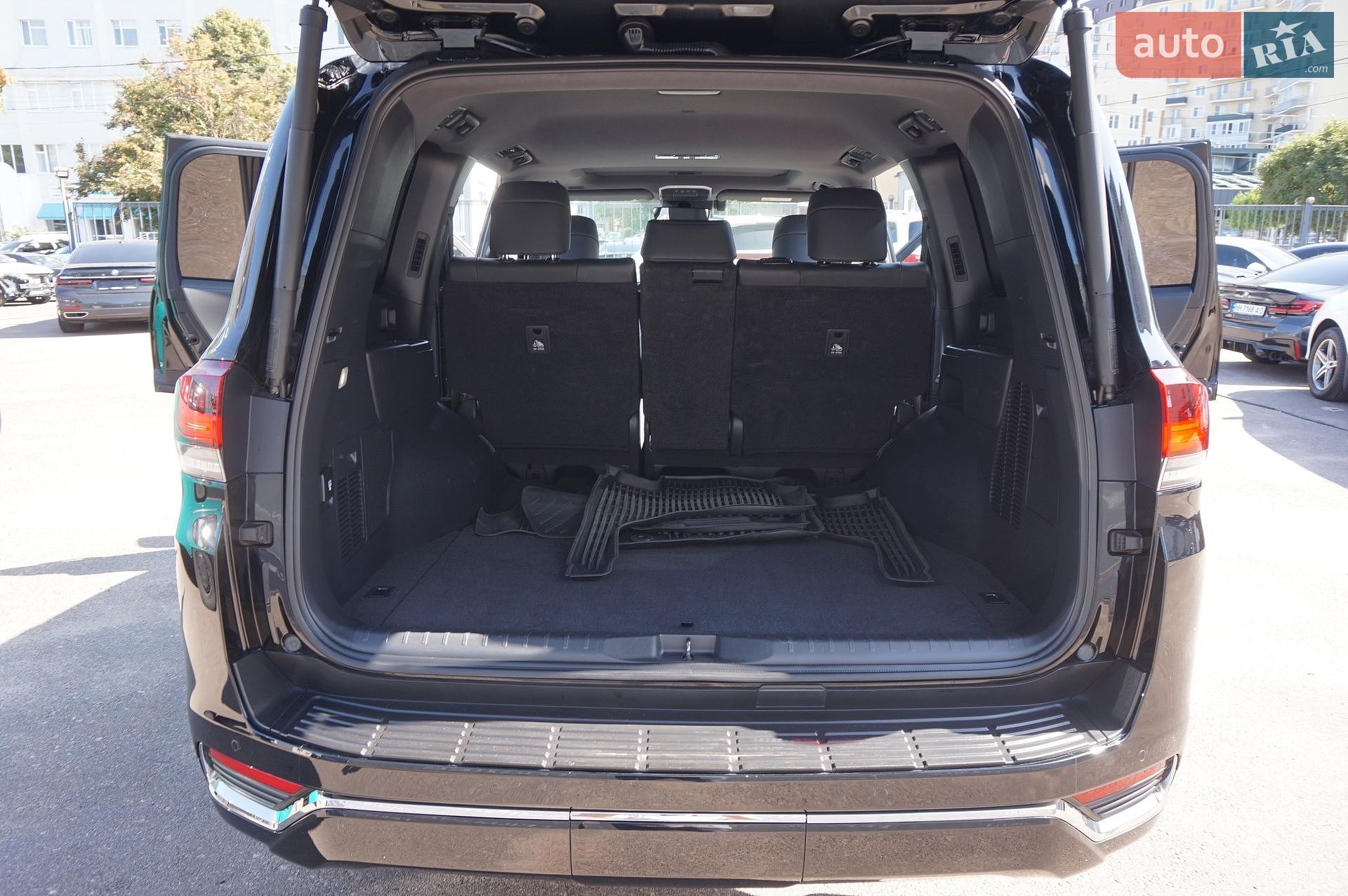 Toyota Land Cruiser 2022 VIN JTMAAABJ504010304 фото оголошення 37 з 76