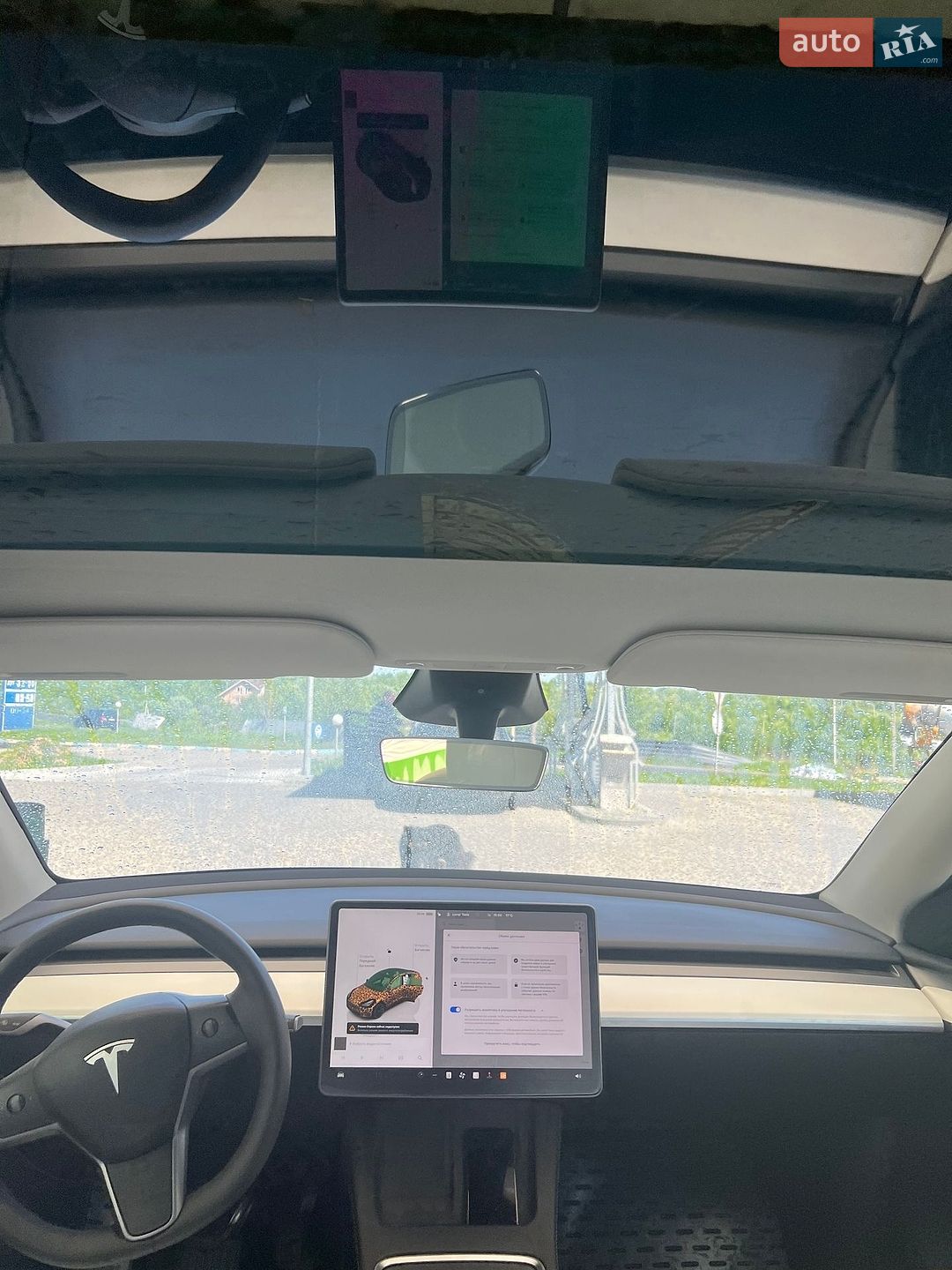 Tesla Model Y 2024 VIN 7SAYGDEE1RF080100 фото оголошення 17 з 29