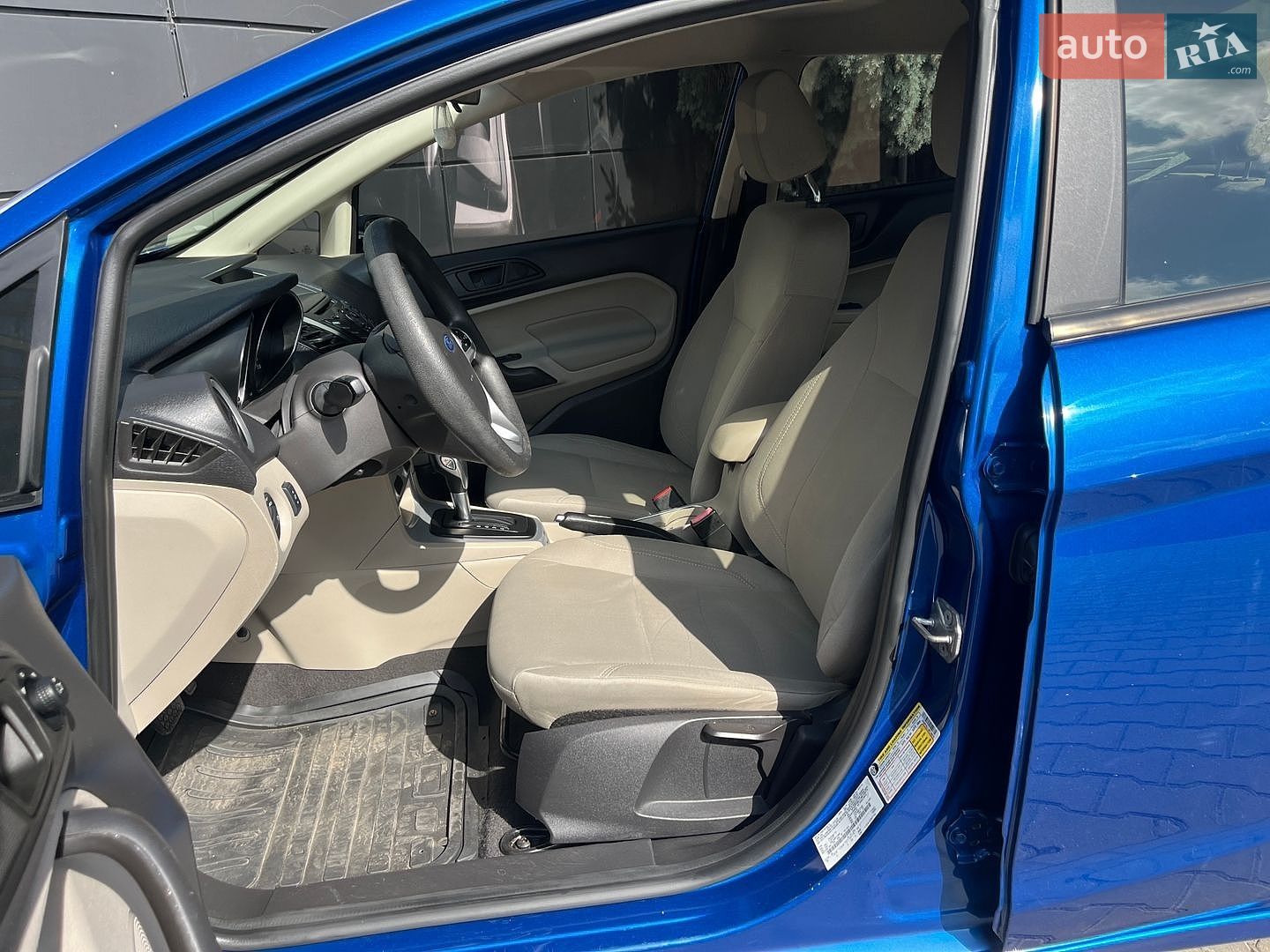 Ford Fiesta 2018 VIN 3FADP4BJ1JM138676 фото оголошення 10 з 22