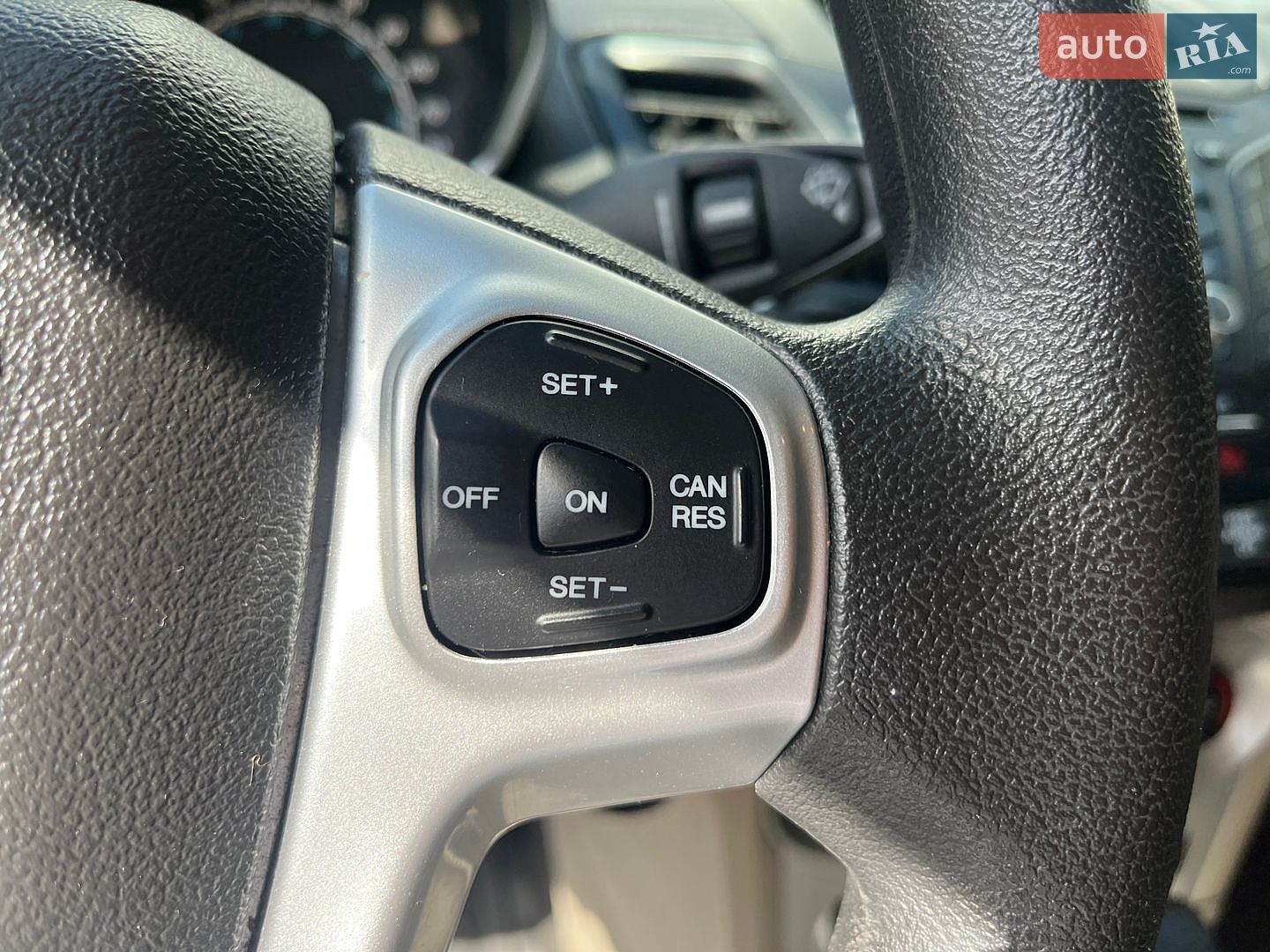 Ford Fiesta 2018 VIN 3FADP4BJ1JM138676 фото оголошення 14 з 22