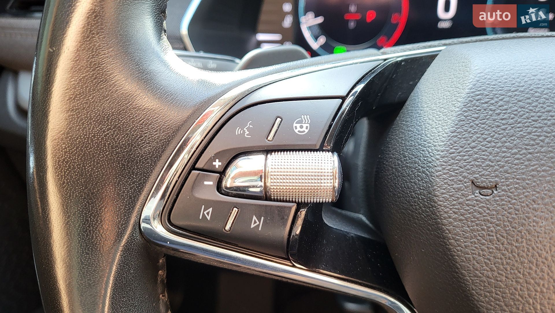 Skoda Octavia 2022 VIN TMBAJ4NX7NY061398 фото оголошення 10 з 50