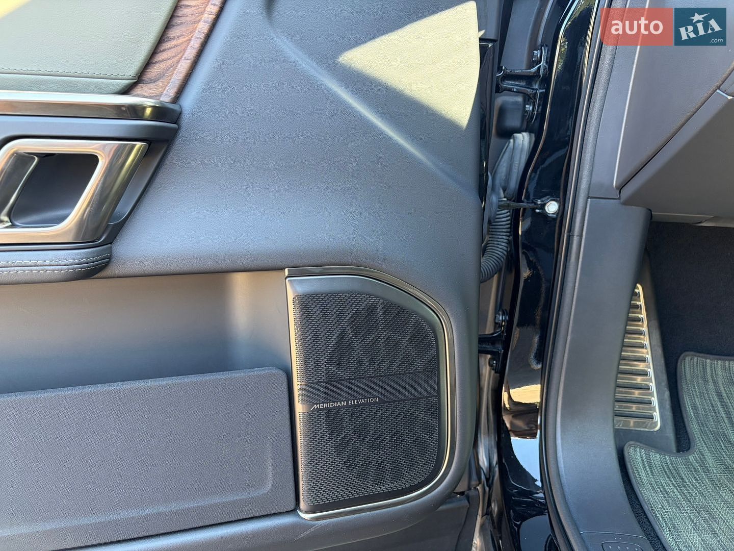Rivian R1T 2023 VIN 7FCTGAAA3NN016283 фото оголошення 29 з 61