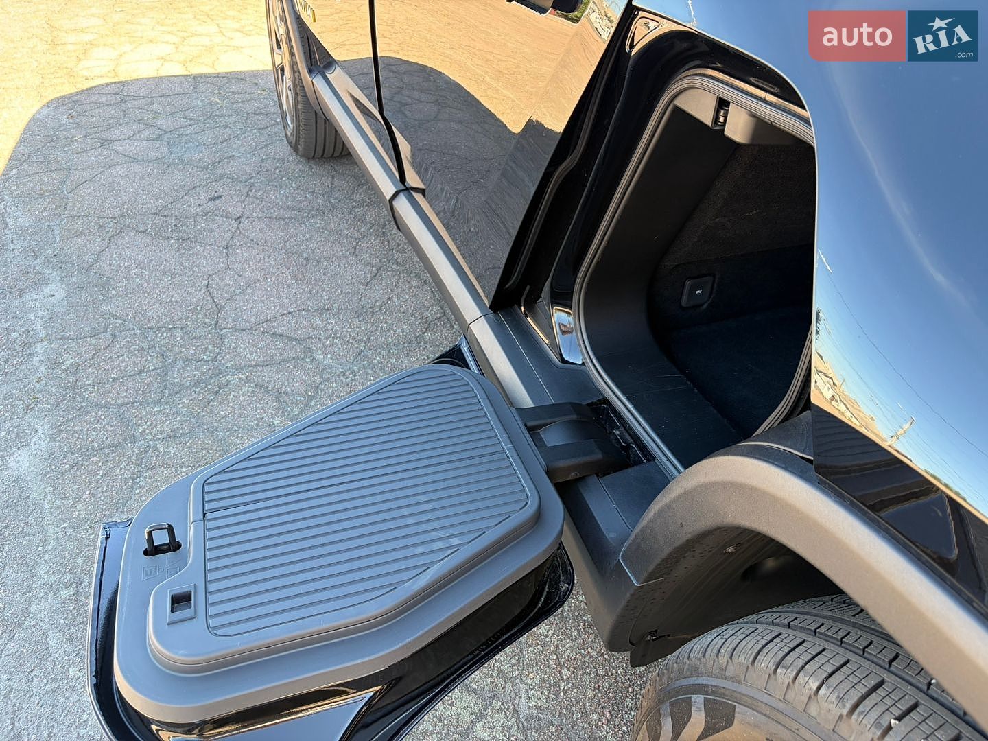 Rivian R1T 2023 VIN 7FCTGAAA3NN016283 фото оголошення 30 з 61