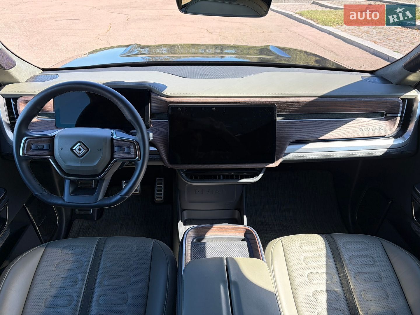 Rivian R1T 2023 VIN 7FCTGAAA3NN016283 фото оголошення 31 з 61