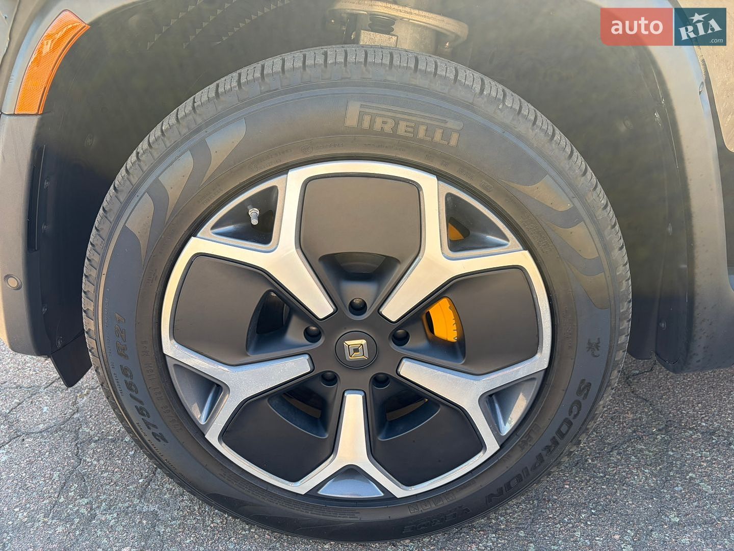 Rivian R1T 2023 VIN 7FCTGAAA3NN016283 фото оголошення 34 з 61